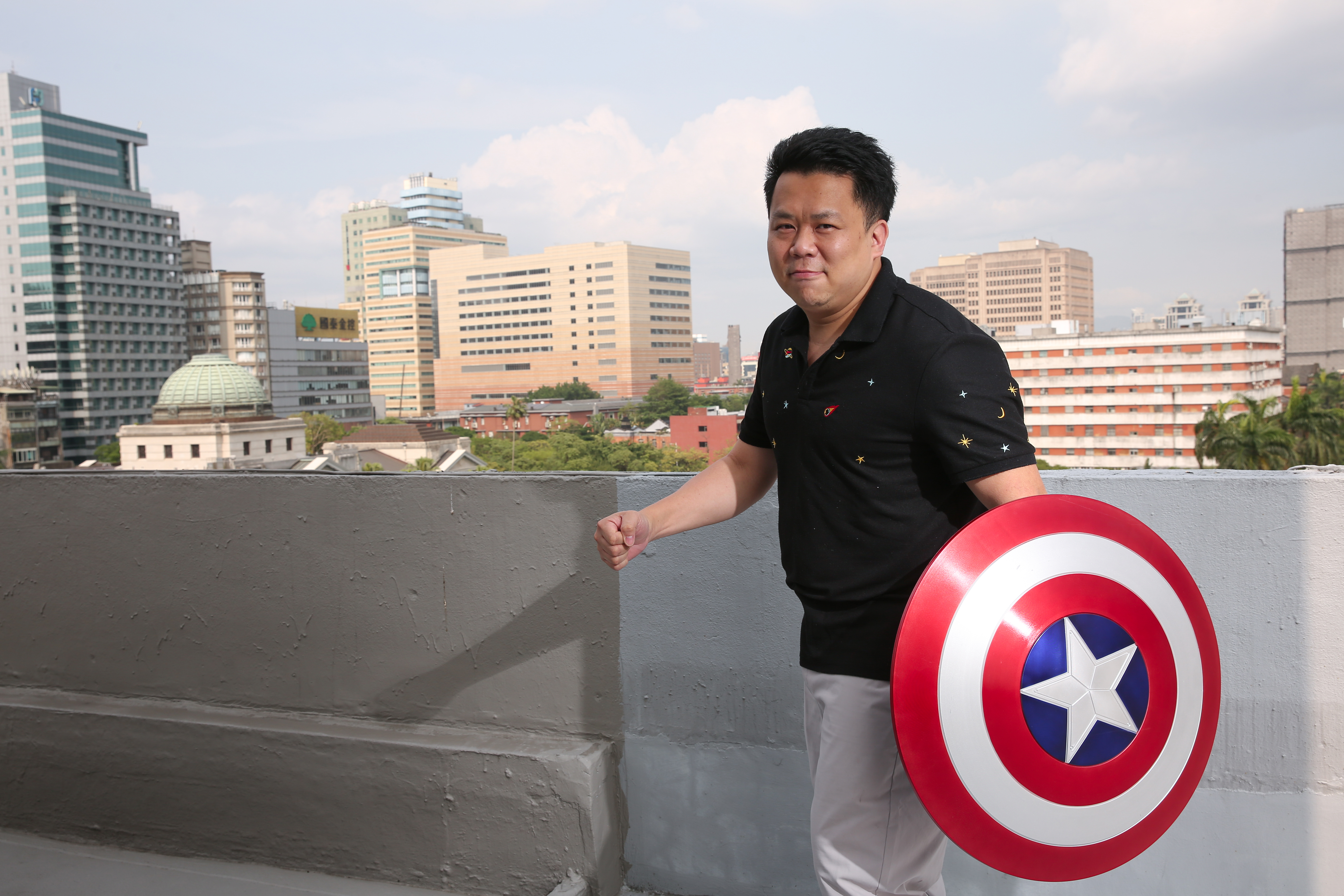 魏傳耕留學澳洲,曾在當地參與遊戲開發,後來獨資創立數位卡夫特,一開始團隊僅有4人,現已擴編至10人。