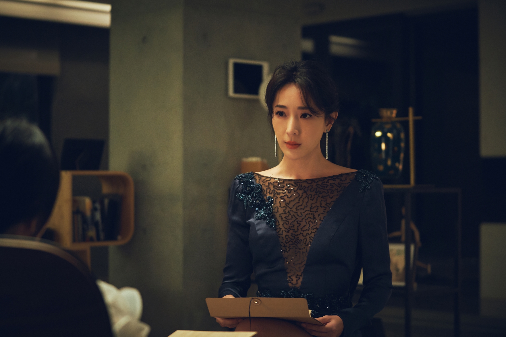 在《親愛壞蛋》中隋棠懷疑温昇豪出軌對婚姻不忠。（三立提供）