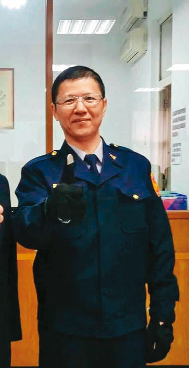 警官莊武能(圖)年初在新竹鬧出不倫醜聞,當時經手處理的正是也在搞外遇的郭耀男。(翻攝苗栗縣警局粉專)