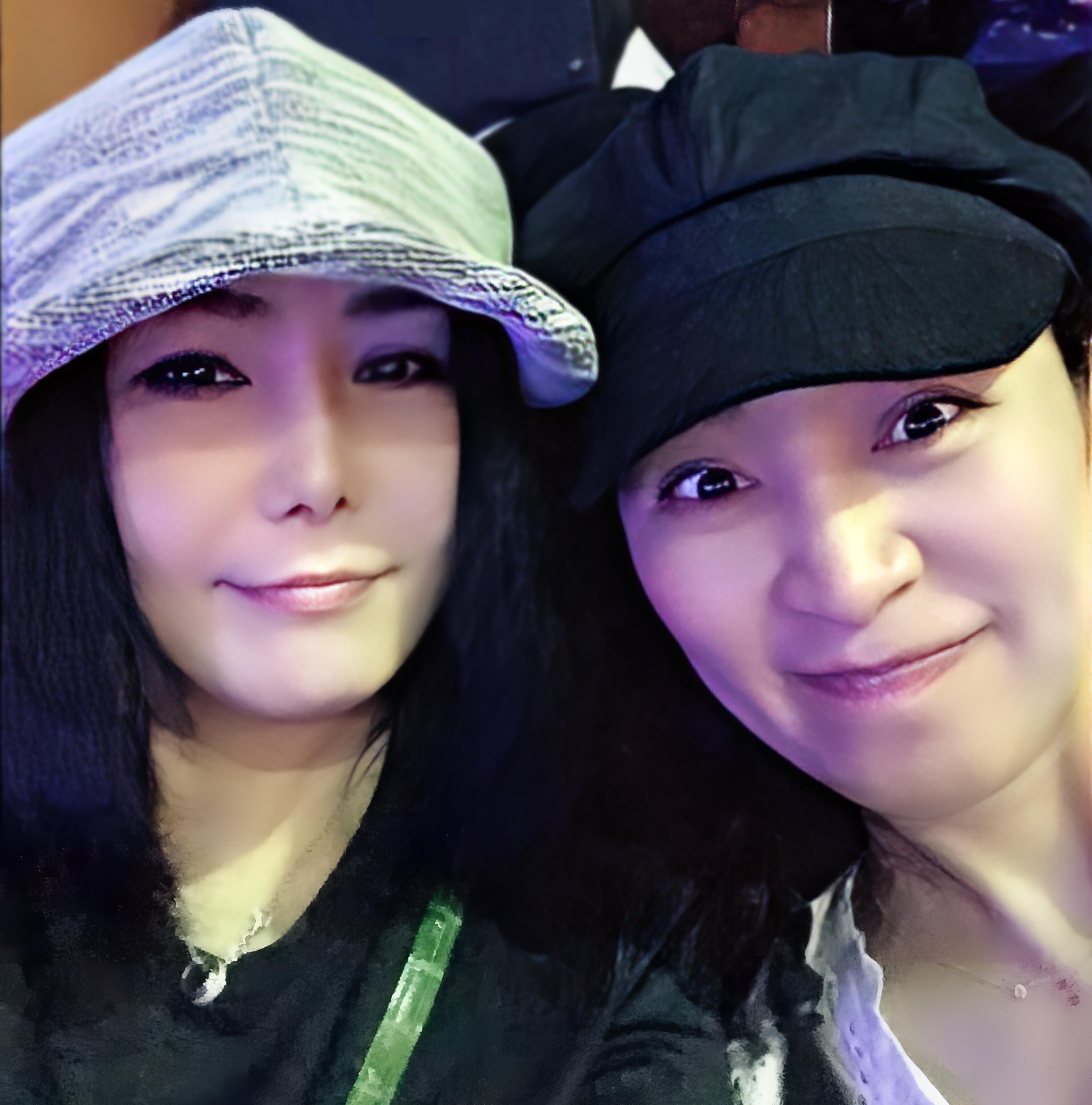 方文琳和江蕙是多年姊妹淘。（中華民國婦癌基金會提供）