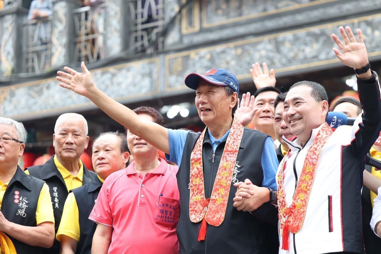 國民黨雖定調總統提名要採徵召機制，但至今最終人選人未出爐。（翻攝自郭台銘臉書）