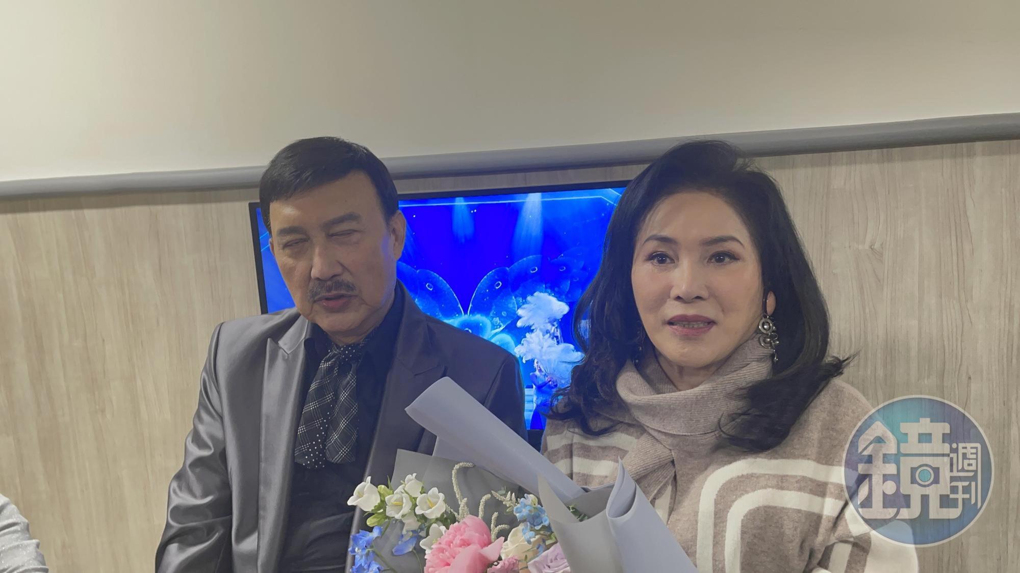一提到余祥銓將當爸，余天與李亞萍很開心。