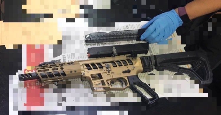 土城當鋪51槍槍擊案，歹徒使用QC10改造槍枝。（警方提供）