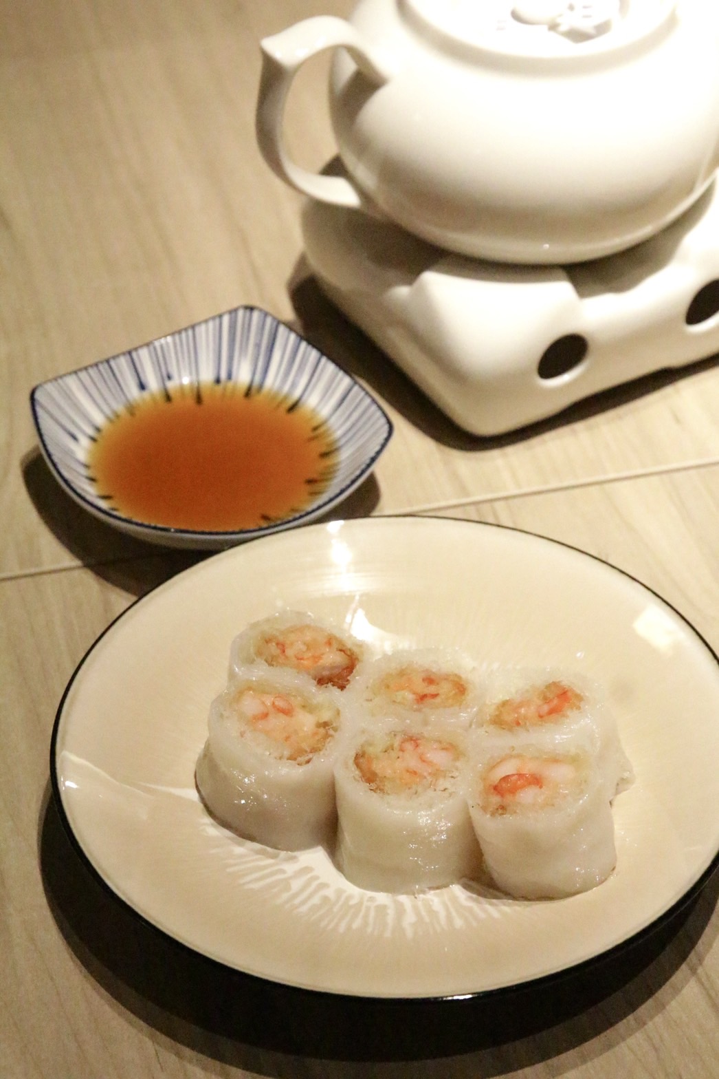 「春風得意腸」以越南米網包覆內餡，外層酥脆內在綿密濕潤。（178元／份）