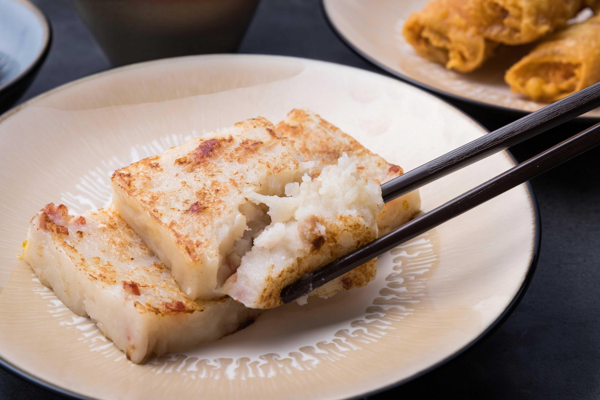 吃港點不可錯過的「臘味蘿蔔糕」別於一般製法,香氣飽滿。(138元/份)(華漾 DIM SUM提供)
