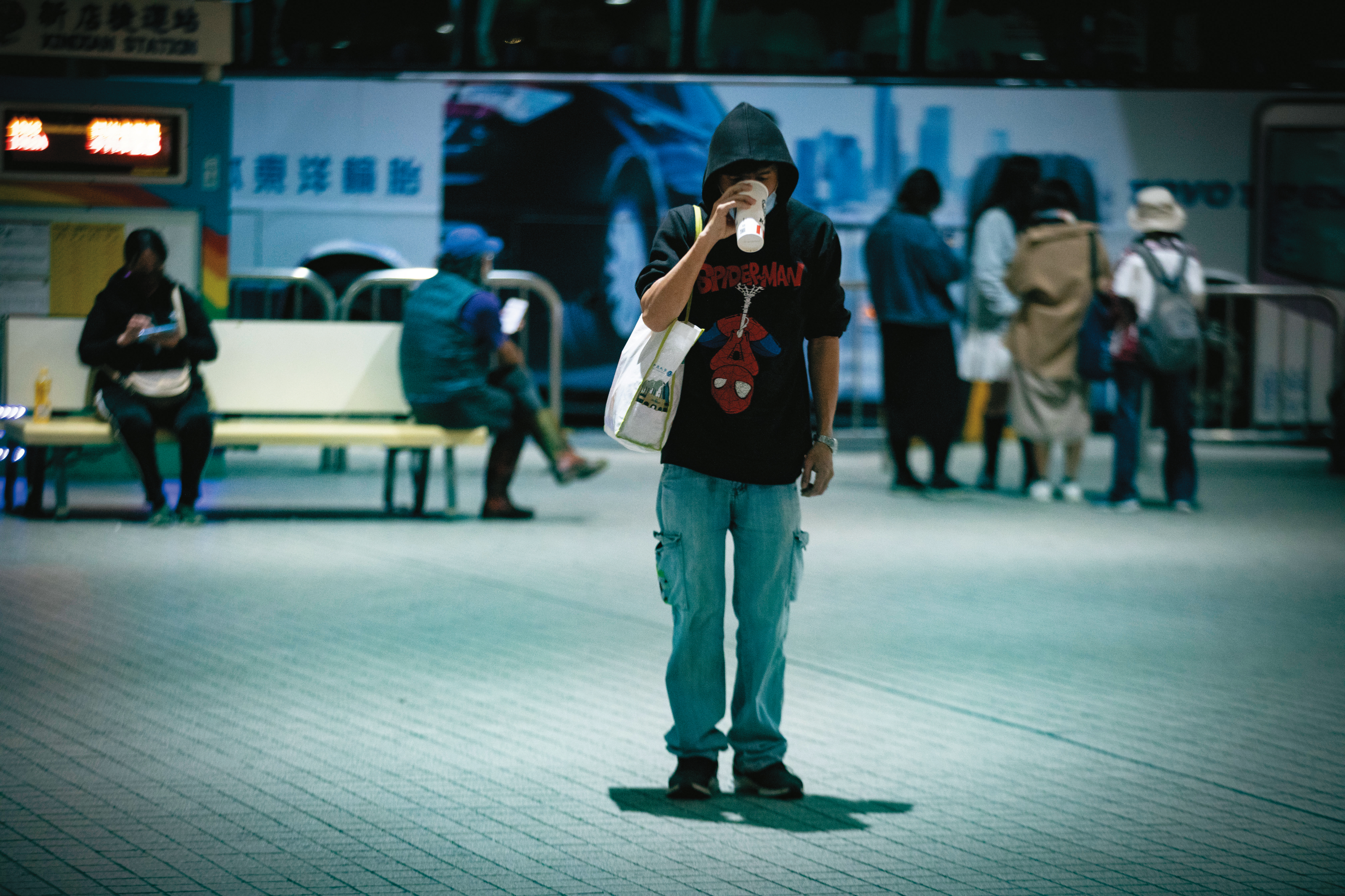 為了還卡債、信貸，Ben多次上網找借款資訊，找到的卻都是代辦，導致負債更加難以收拾。