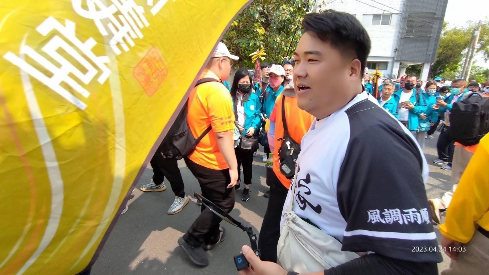 補教名師呂捷參與大甲媽祖遶境活動多年。(呂捷工作室提供)