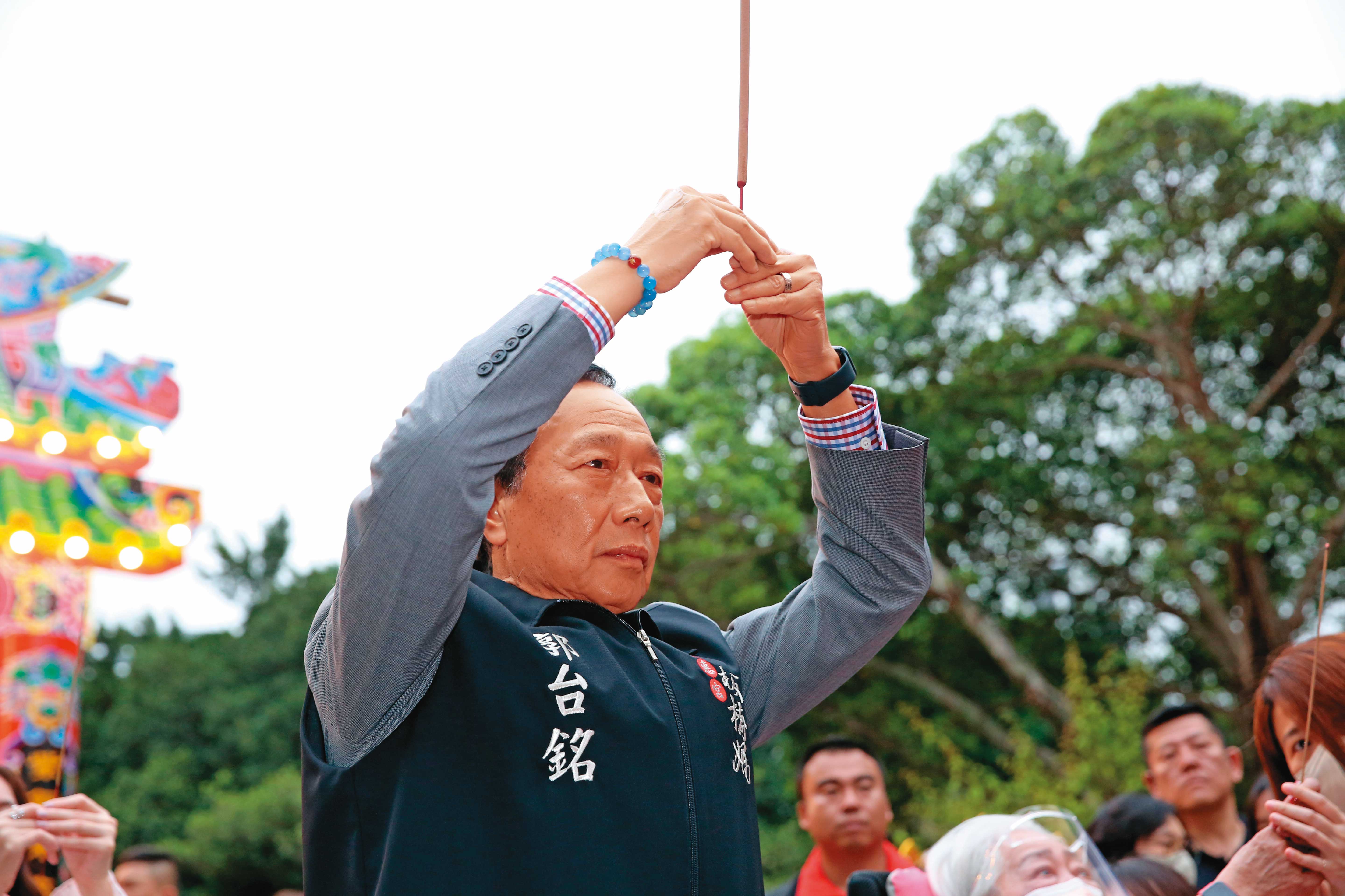 郭台銘的確比4年前強，但相較於他的慷慨激昂，國民黨中央則顯得異常冷靜，甚至冷漠。