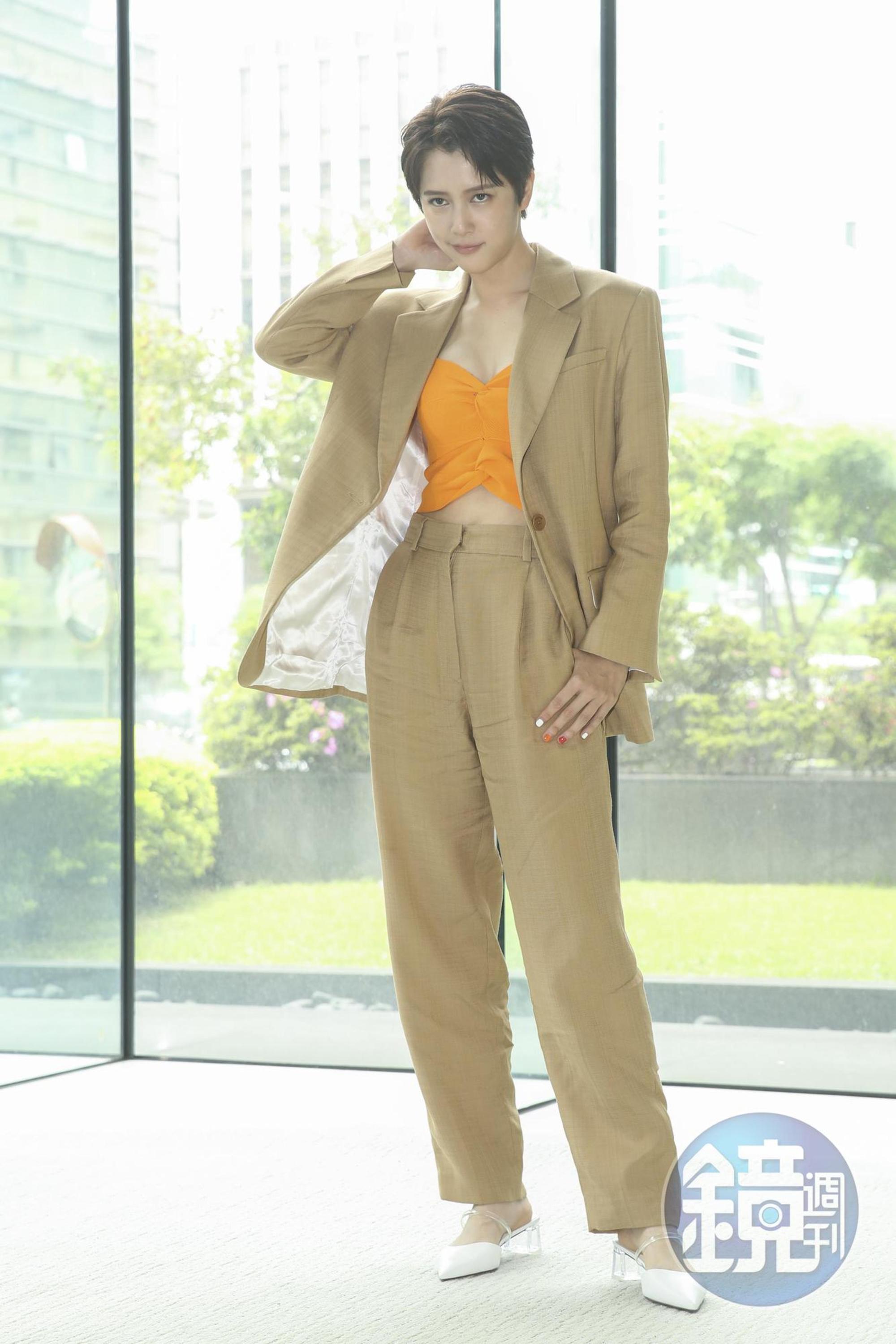 劉奕兒為戲裡女扮男裝角色必須藏胸