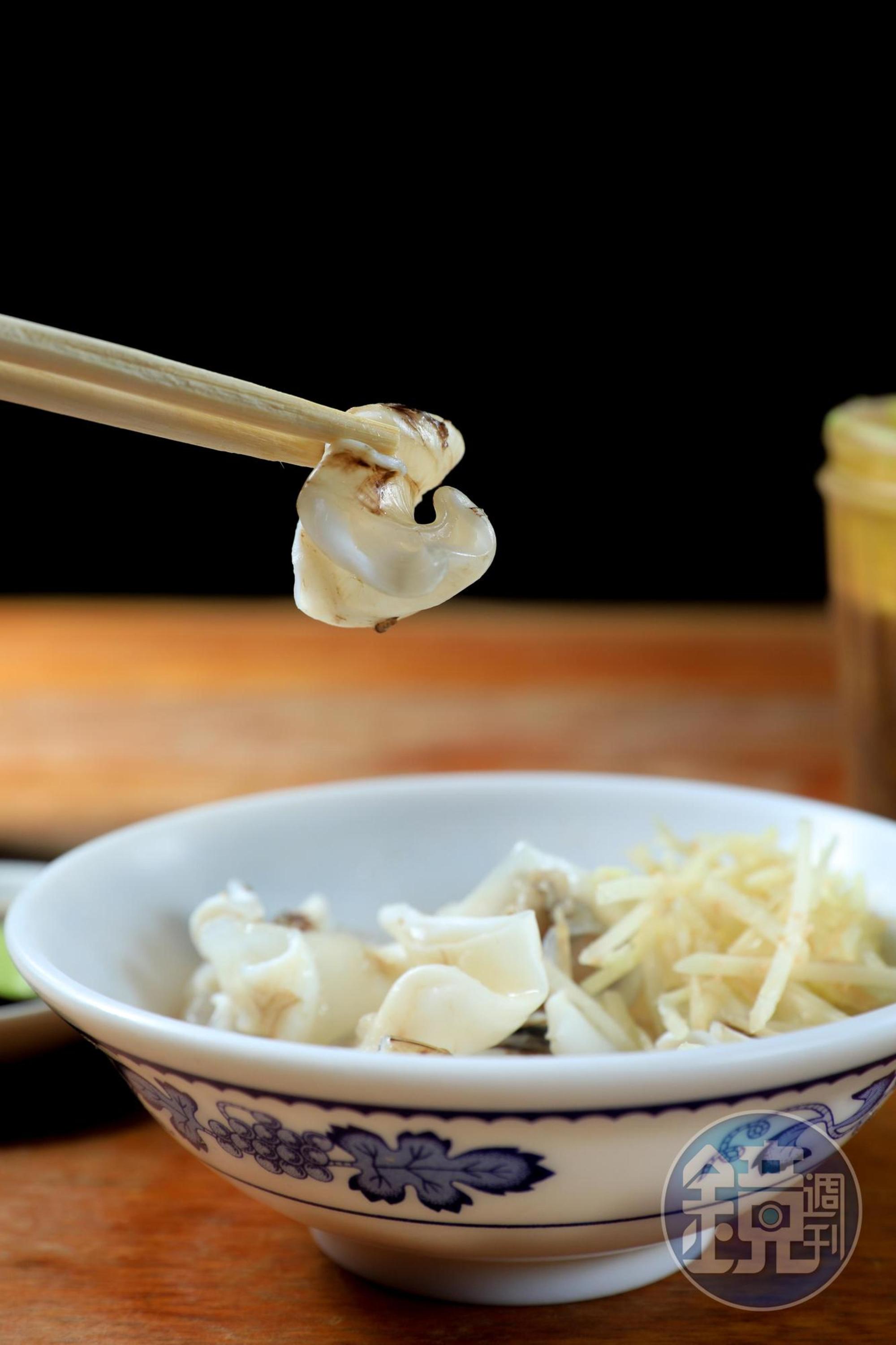 「魚鰾」是深夜限定小菜,口感脆彈,有淡淡魚味。