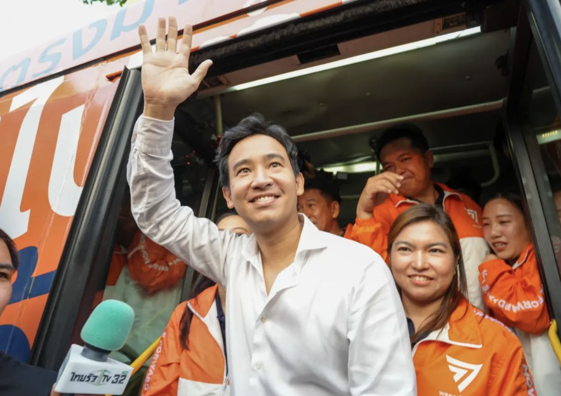 泰國國會大選於昨（14）日進行投票，結果大致底定，42歲前進黨黨魁皮塔（Pita Limjaroenrat）稱自己是「下一任總理」。（翻攝Pita Limjaroenrat IG）