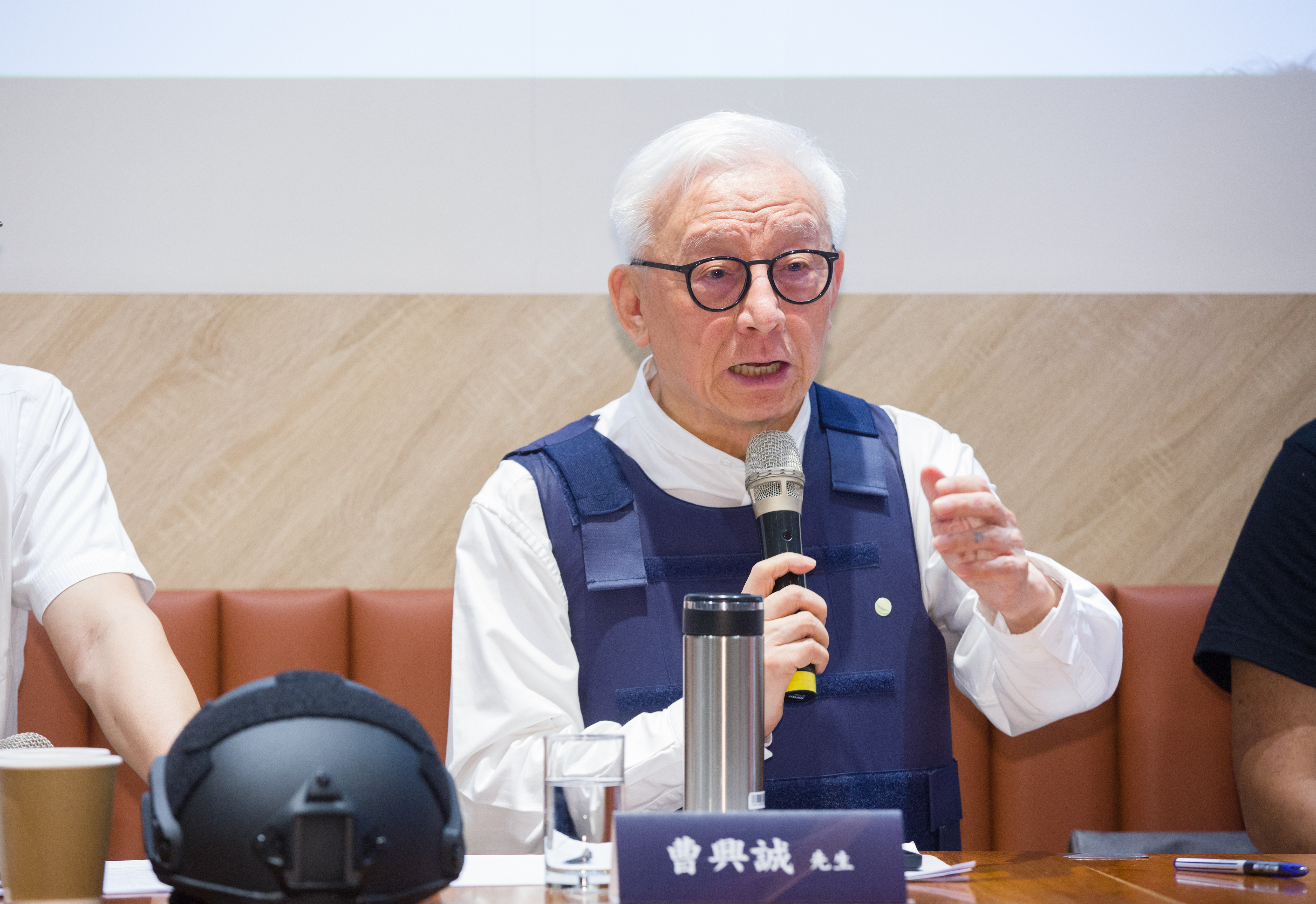 曹興誠（圖）今再度貼出公開信回應郭台銘，認為「和平宣言」反而將給台灣帶來災難。（本刊資料照）