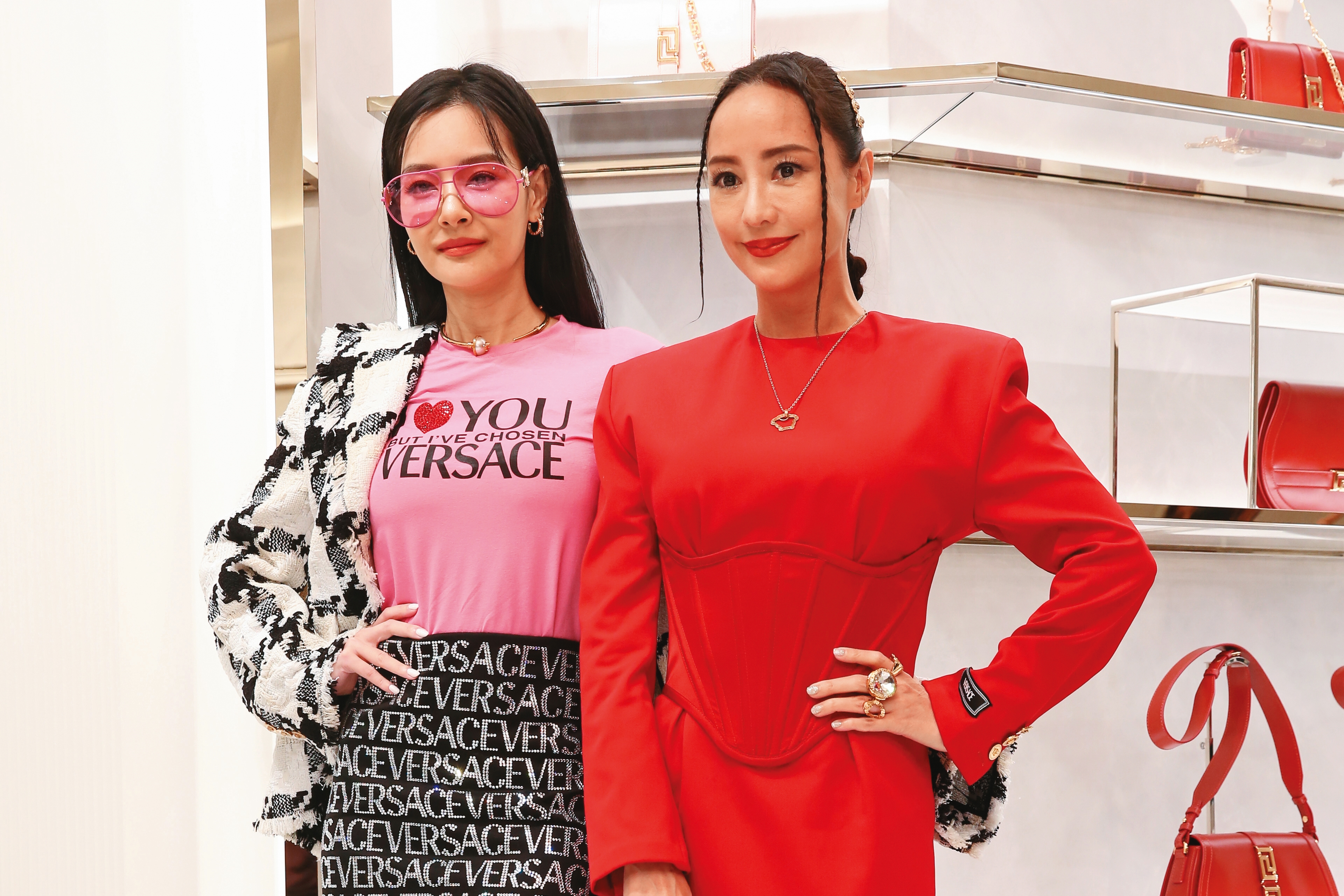 去年底王思佳（左）受邀和關穎（右）出席精品店開幕，這次上《女人我最大》也正好是兩人同台。