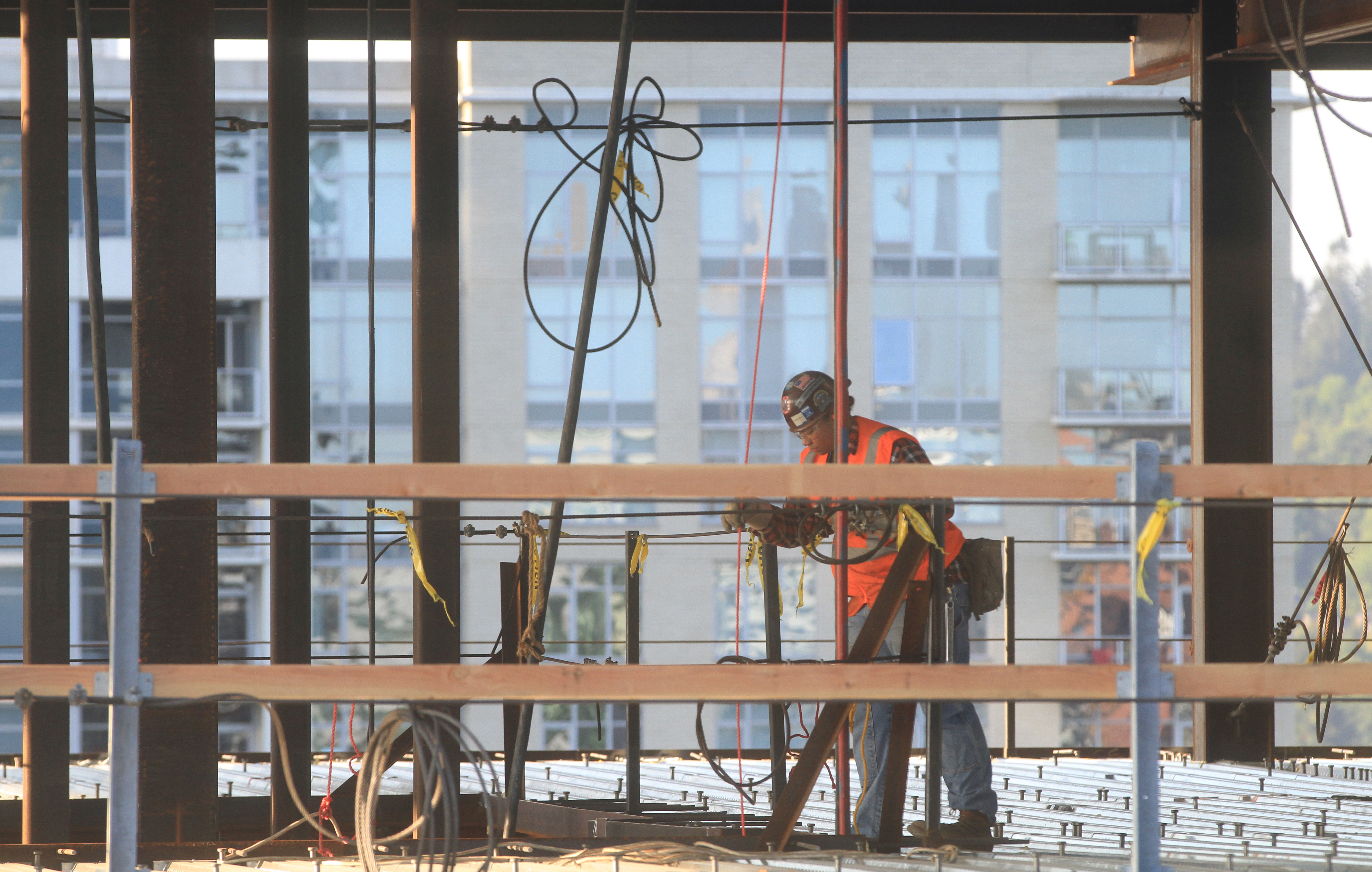 有民眾在公共政策網路參與平台發起「讓台灣成為亞洲第一個週休三日的國家」的提案，掀起高度討論。（本刊資料照）