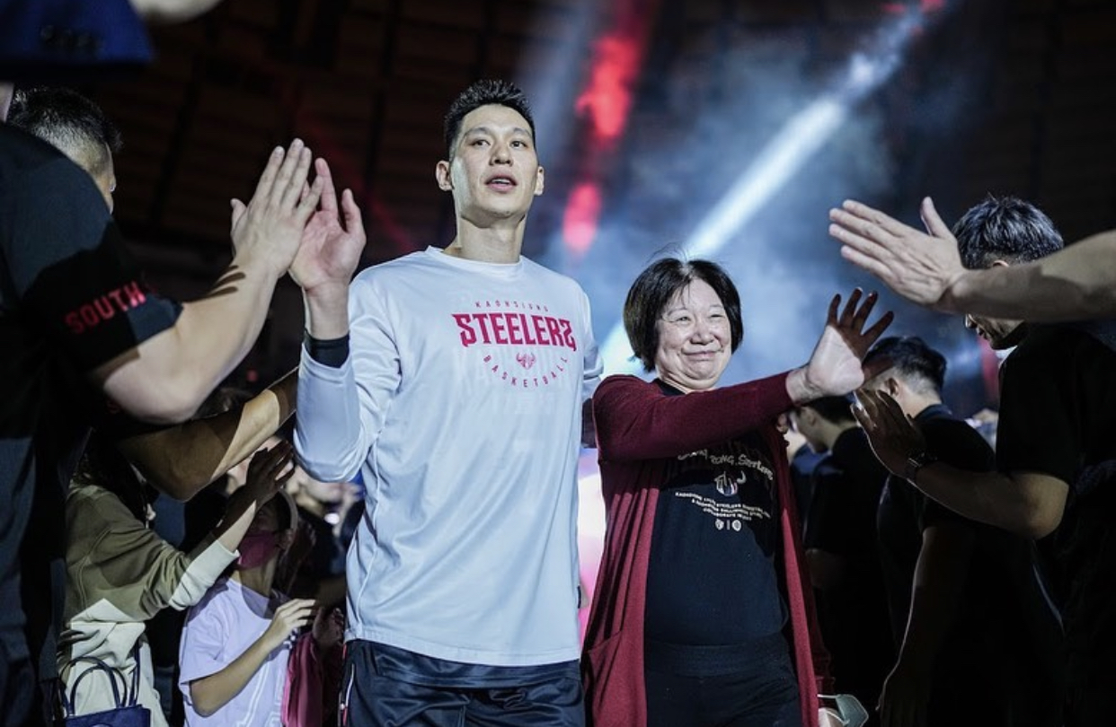 林書豪自爆父母在他受傷那場比賽後，都有來關心詢問「可不可以退休了？」（翻攝自林書豪臉書）