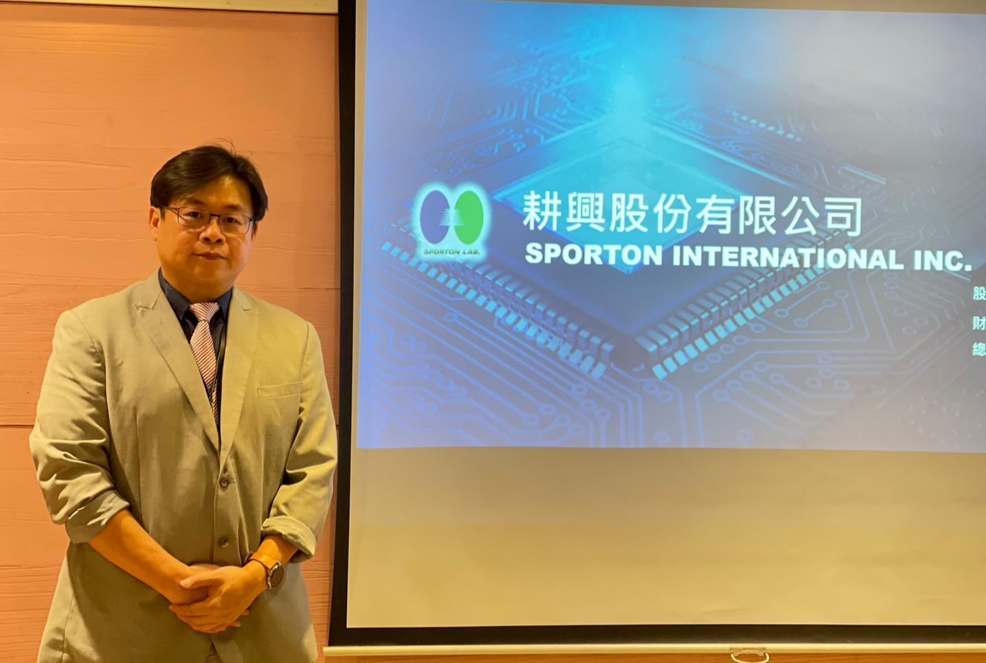 耕興總經理特助周煒哲表示公司第二季營收大致與上季持平，今年年營收力拚成長二位數。（業者提供）