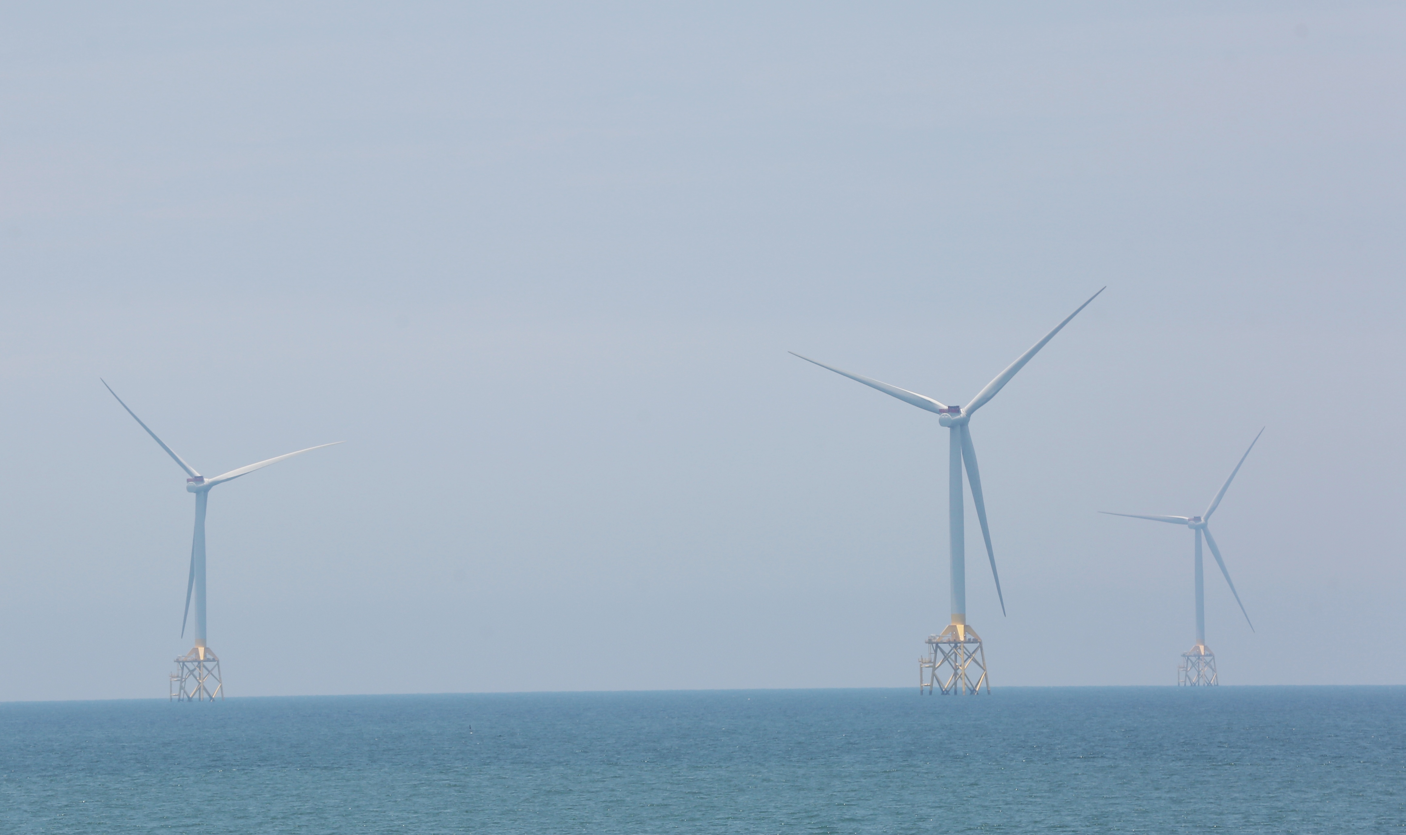 總裝置容量為376MW的海能風電，在最後的試運轉作業完成後，今日於苗栗外埔漁港舉行完工啟用典禮。