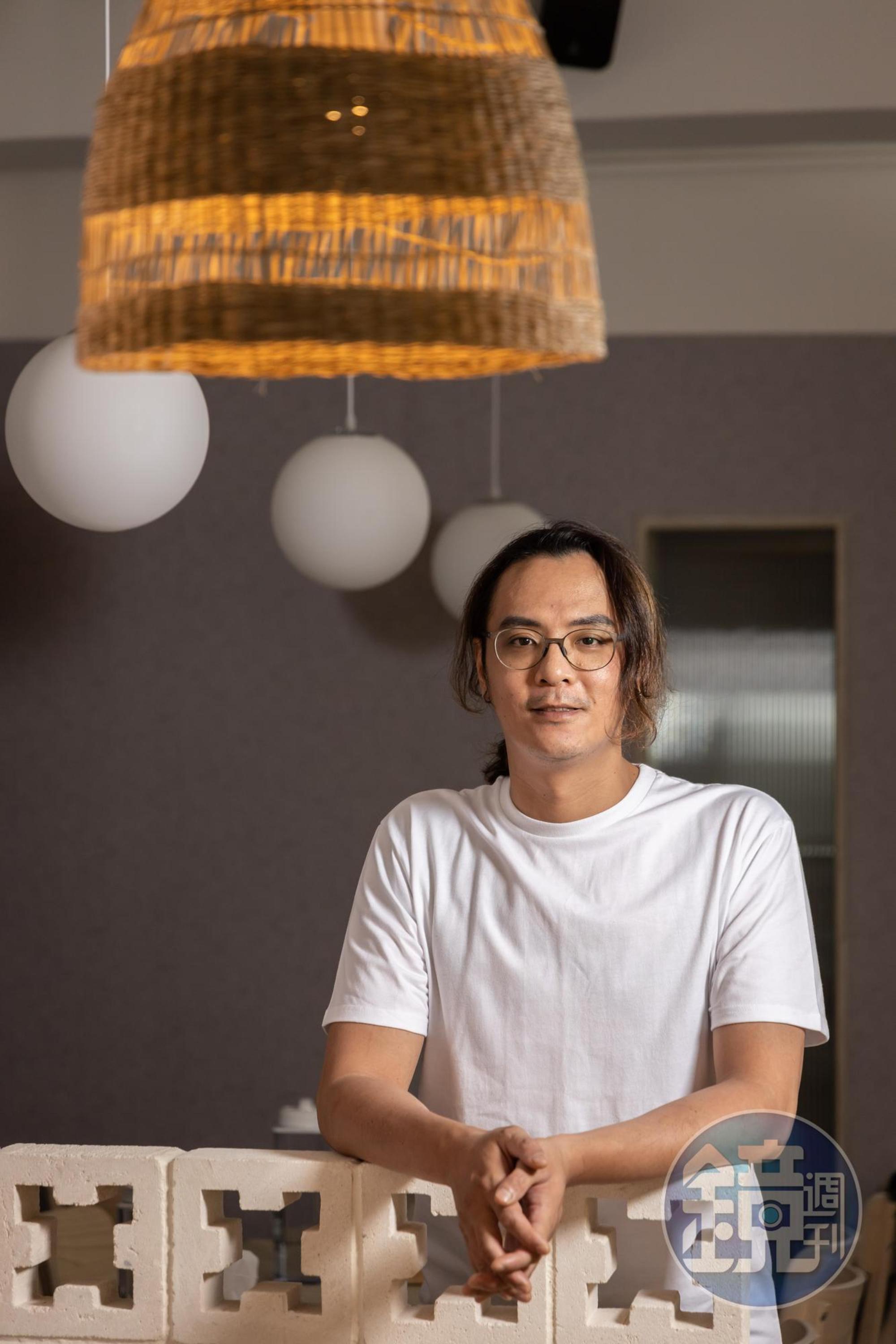 主廚兼老闆張哲維(Andy)堅持不用素料,買不到的材料就自己手工製作,公休日幾乎都在備料。