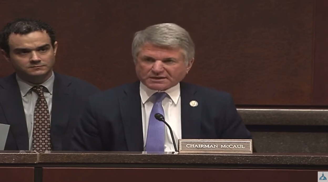 美國眾議院外委會主席麥考爾支持《台灣國際團結法》，批中共扭曲聯合國決議。（翻攝自 House Foreign Affairs Committee Republicans YouTube）