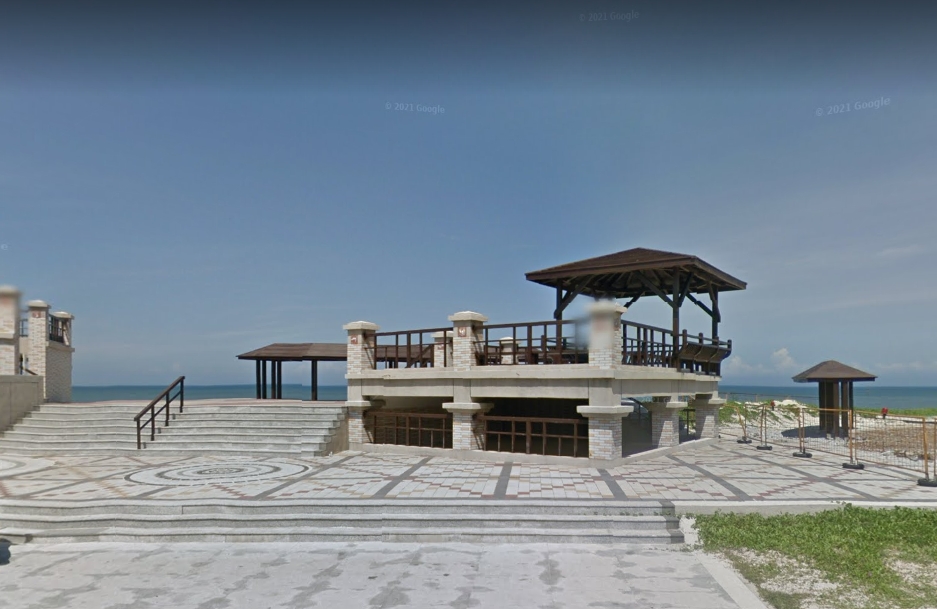 澎湖著名觀日景點湖西鄉菓葉村涼亭今（17日）傳上午護欄倒塌意外。（翻攝自google maps ）