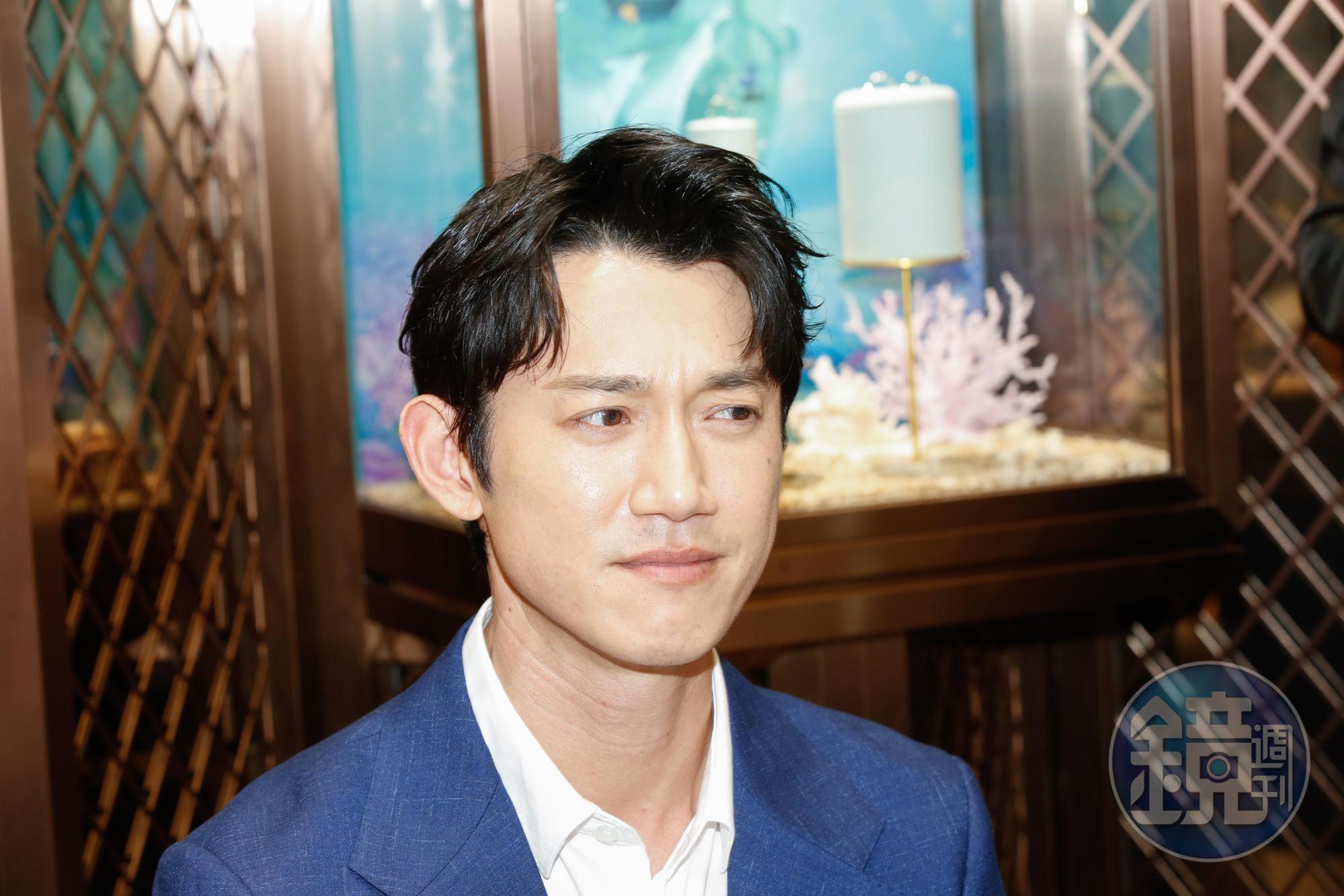 吳慷仁被問到婚期努力擠出答案。