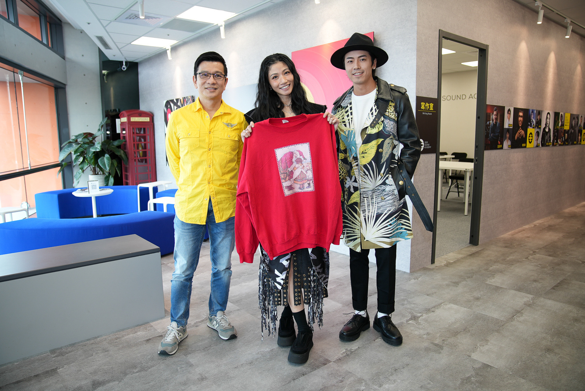 陳子鴻和李千娜到《萬秀孫代客洗衣》Podcast宣傳，跟主持人張瑞夫聊得相當愉快。（1500聲量音創學院提供）