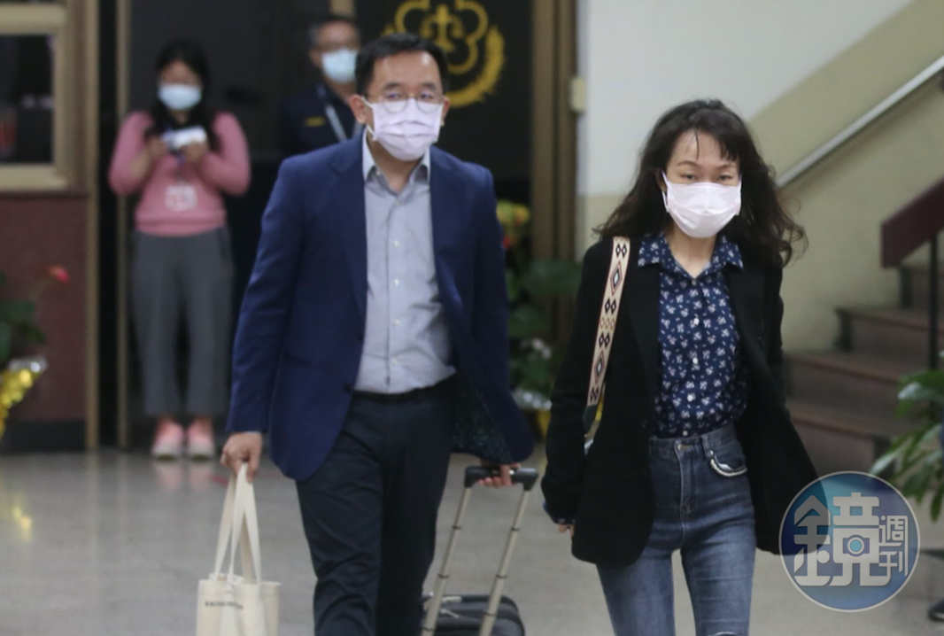 陳致中(左)妻子黃睿靚(右)涉嫌替吳淑珍洗錢,今(17日)已繳清罰款。(資料照)