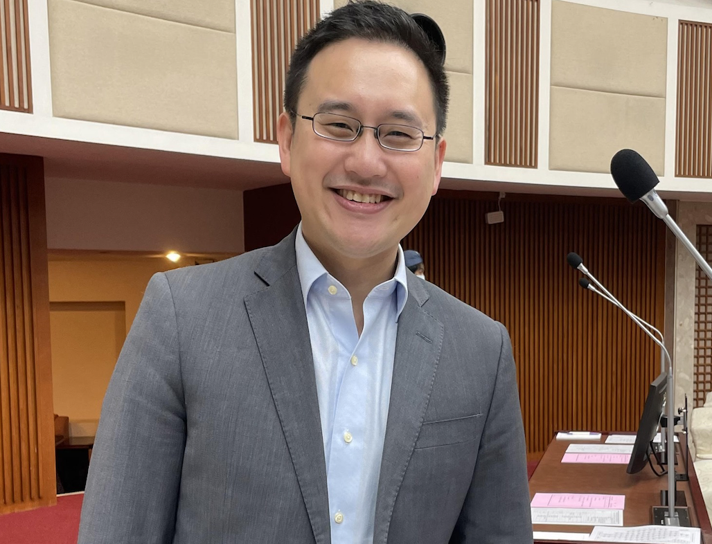 侯友宜獲徵召，「口譯哥」趙怡翔認為不論是侯友宜與郭台銘獲徵召都沒有差別。（翻攝趙怡翔臉書）