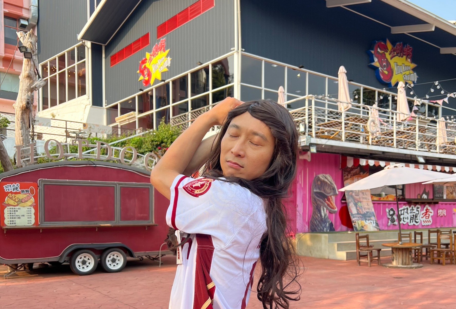 浩子錄影反串韓國啦啦隊女神李多慧。（民視提供）