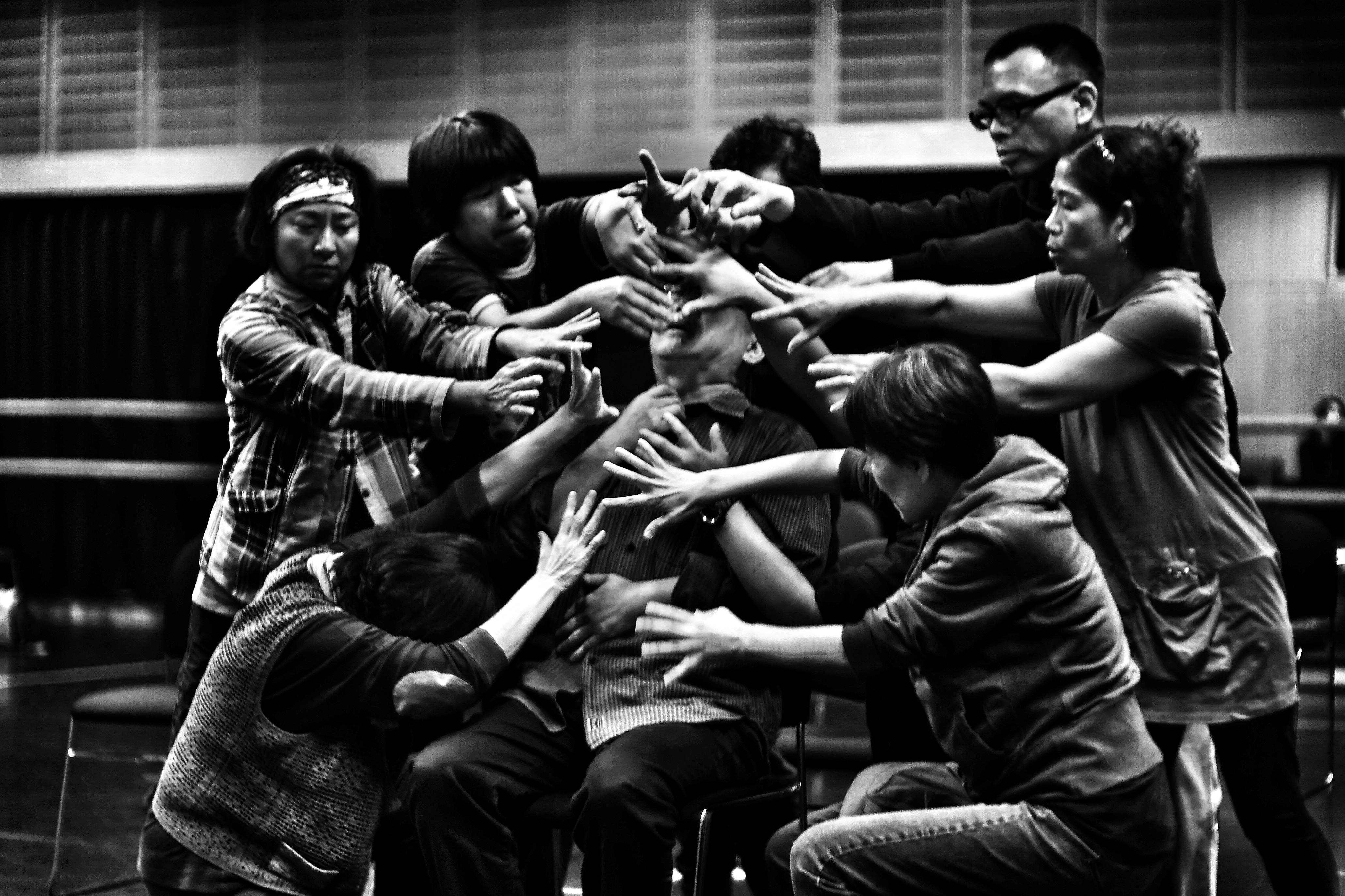 紀錄片《蘭陵40─演員實驗教室》呈現蘭陵劇坊創立40年，這群演員一路走來對劇場的熱愛。（台北電影節提供）