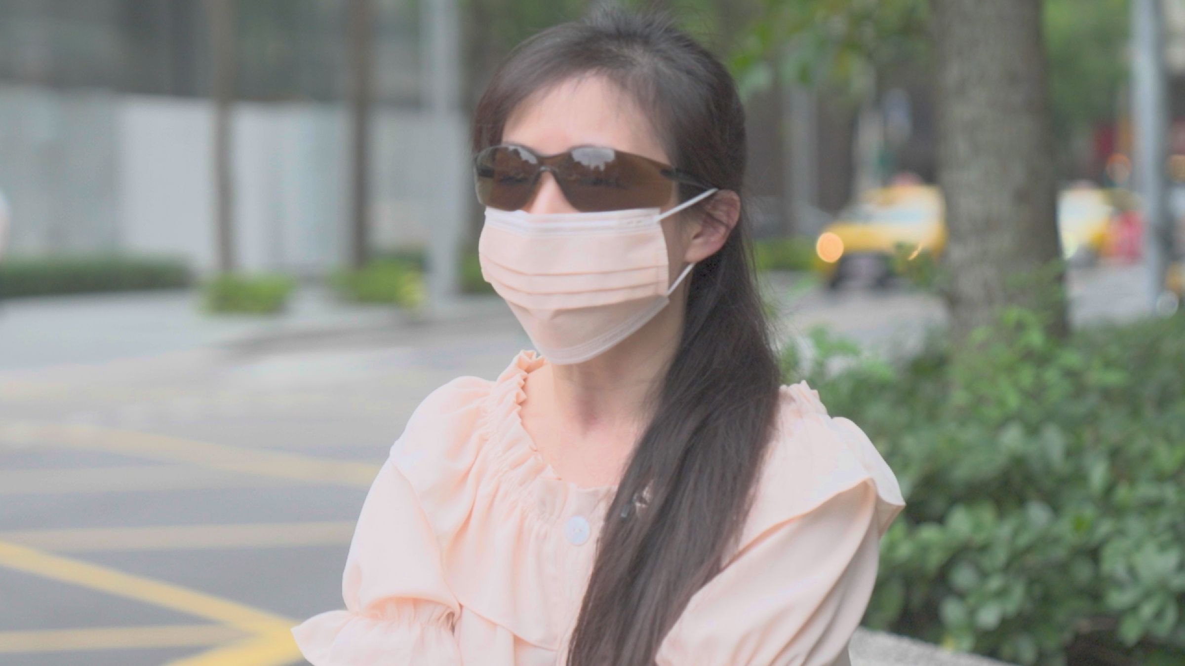 A小姐誤信假財經專家推薦,沒想到投資的股票被腰斬,血本無歸。