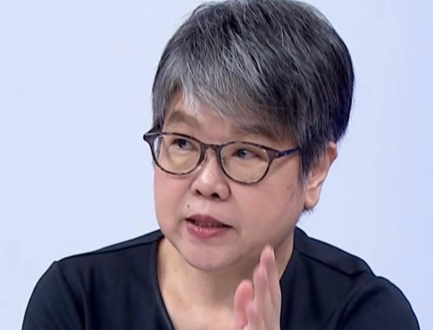 名嘴黃光芹今（18）日則曝光國民黨提名內幕，透露黨主席朱立倫對郭台銘說，徵召一事「我可以乾綱獨斷」。（翻攝黃光芹臉書）