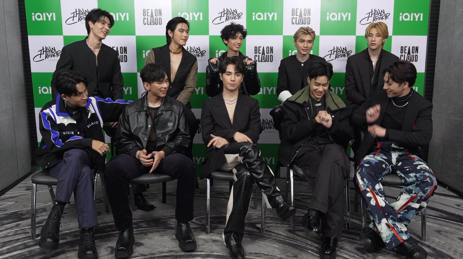 《隱藏的王牌》參賽成員受訪時完成一遍，私下感情也很好。（愛奇藝國際站提供）