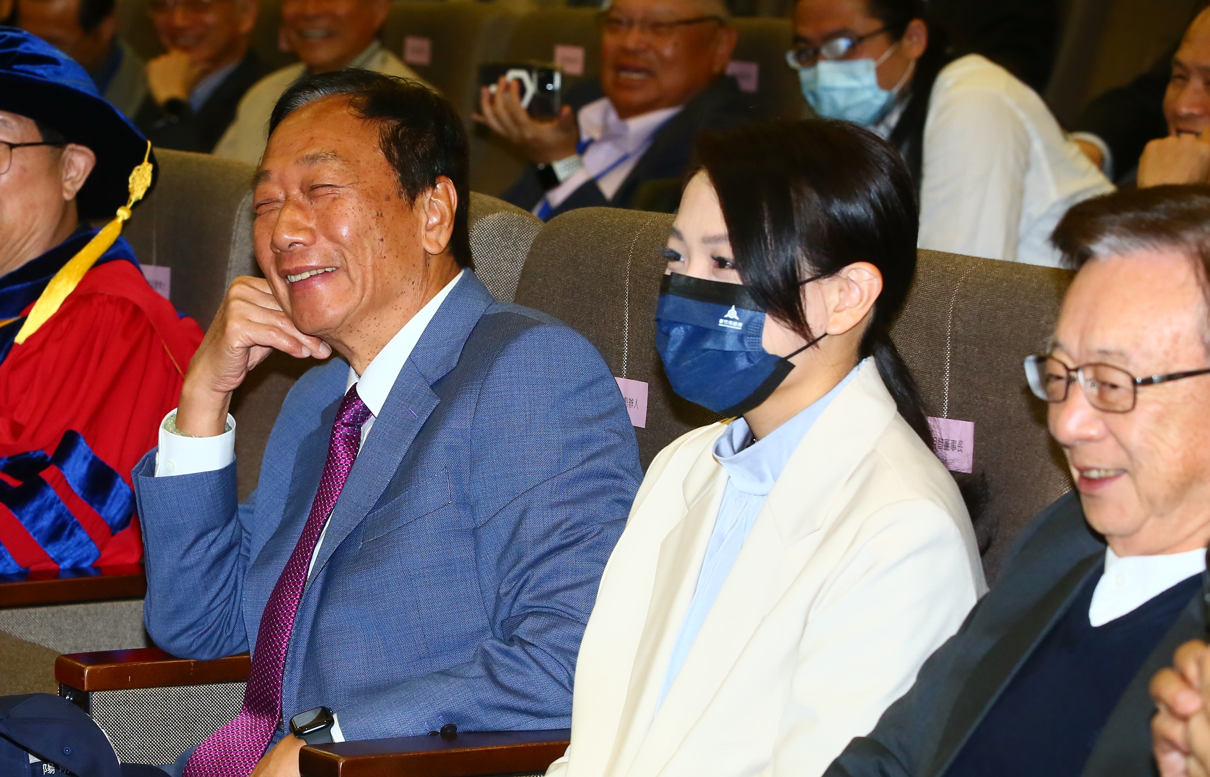 高虹安被問到是否可能扮演藍白合的橋梁，她重申現在仍以新竹市政為主。