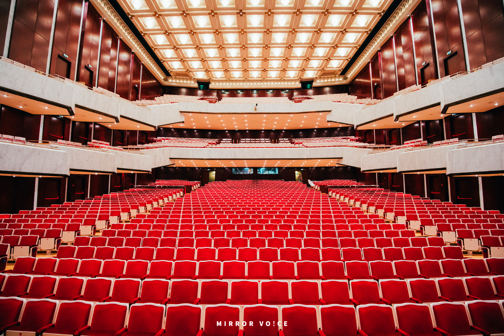 國家兩廳院、鏡好聽聯手，推出「知識好好玩」全新系列 Podcast 節目《表演藝術心理話》，以行為科學與心理學的角度解密台前幕後激盪藝術火花的精彩元素。（鏡好聽提供）