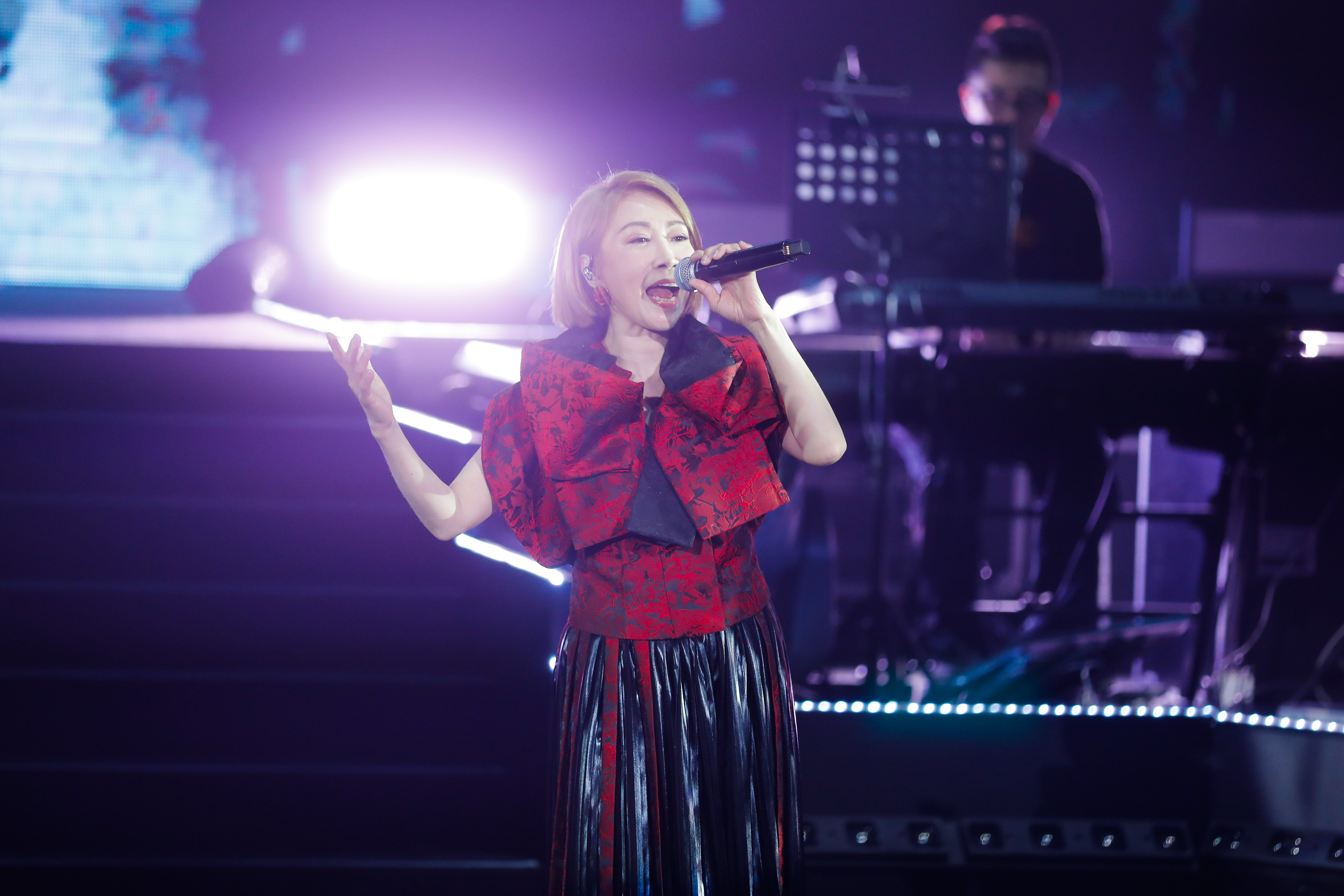 李翊君一連兩晚在台北會議中心舉辦《三五好友》演唱會。