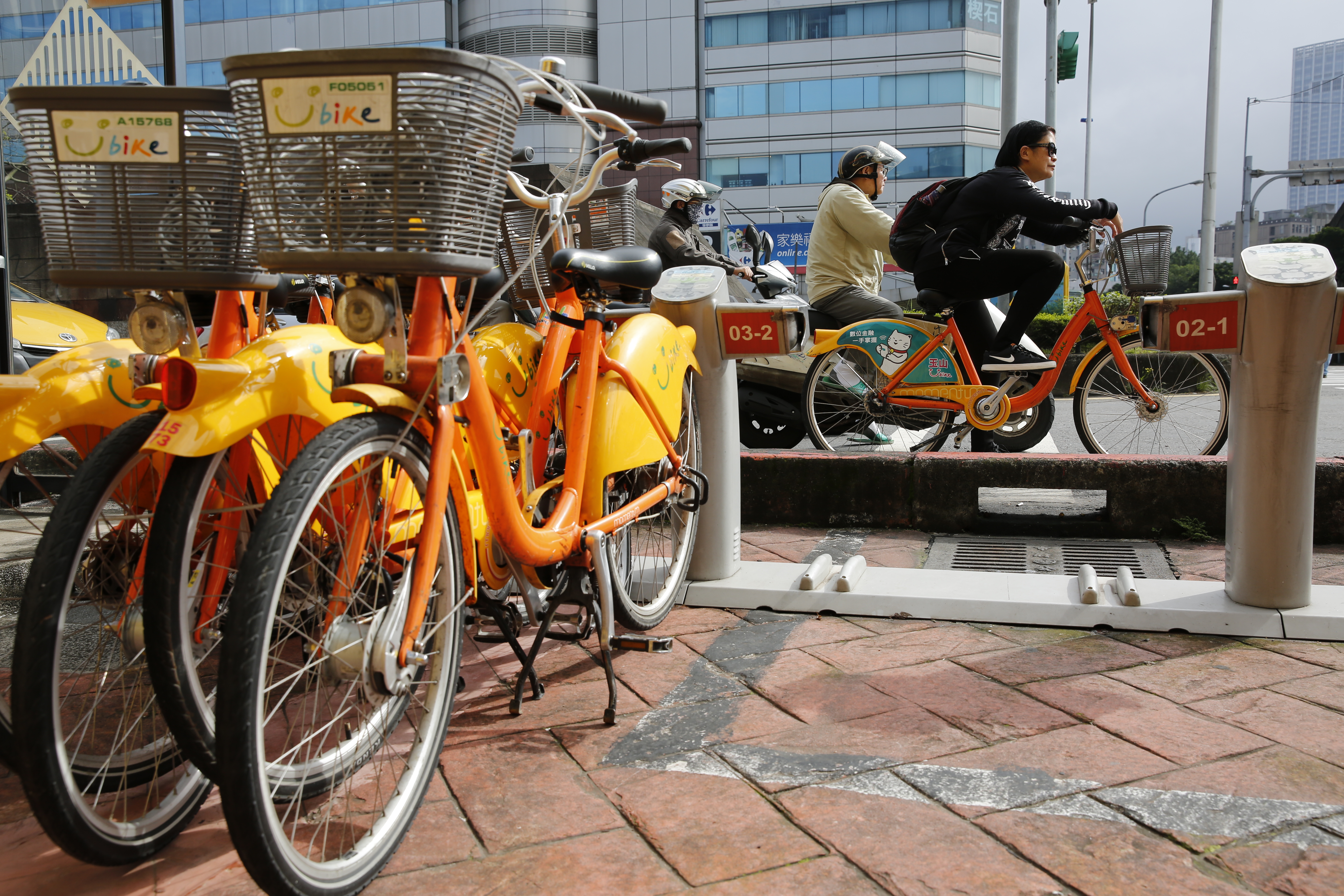 YouBike系統日前遭到境外連線攻擊,導致2.1萬會員的個資外洩。(本刊資料照)