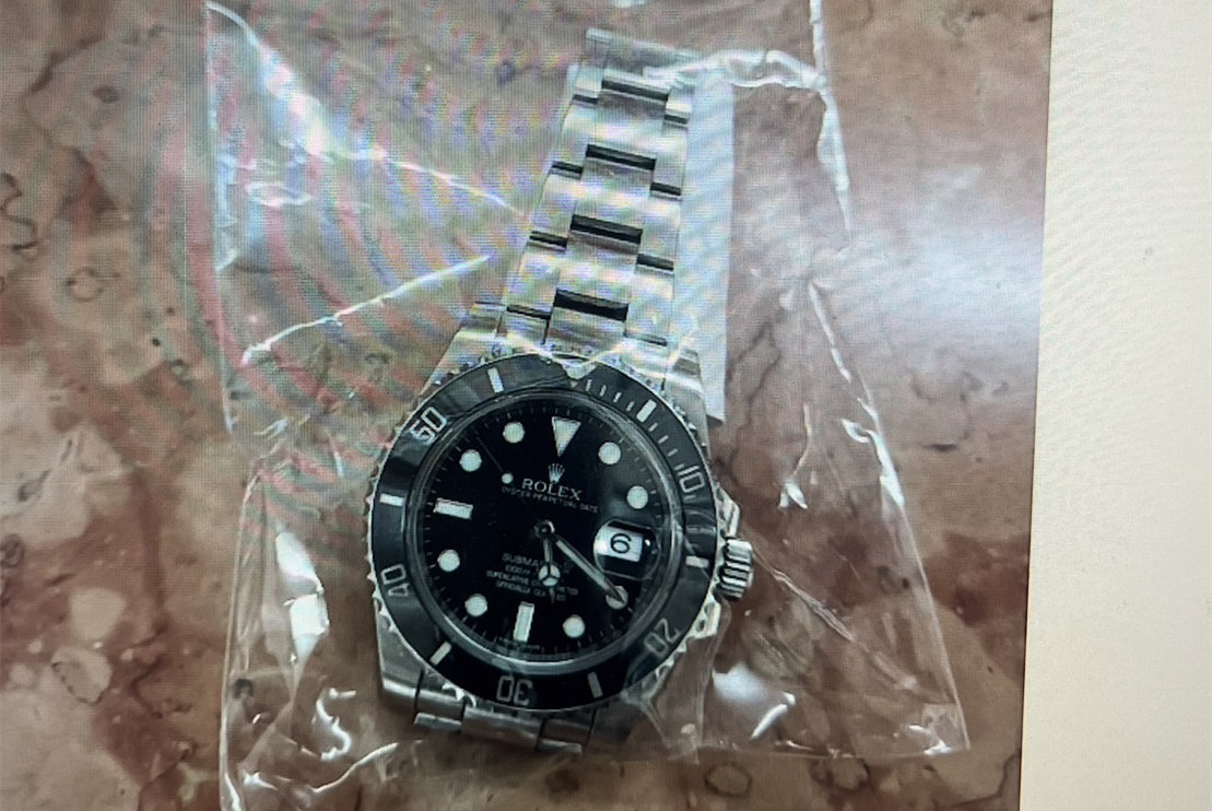 曾姓員工和清潔公司老闆一起工作時，竟摸走老闆的勞力士手錶變賣。（翻攝畫面）