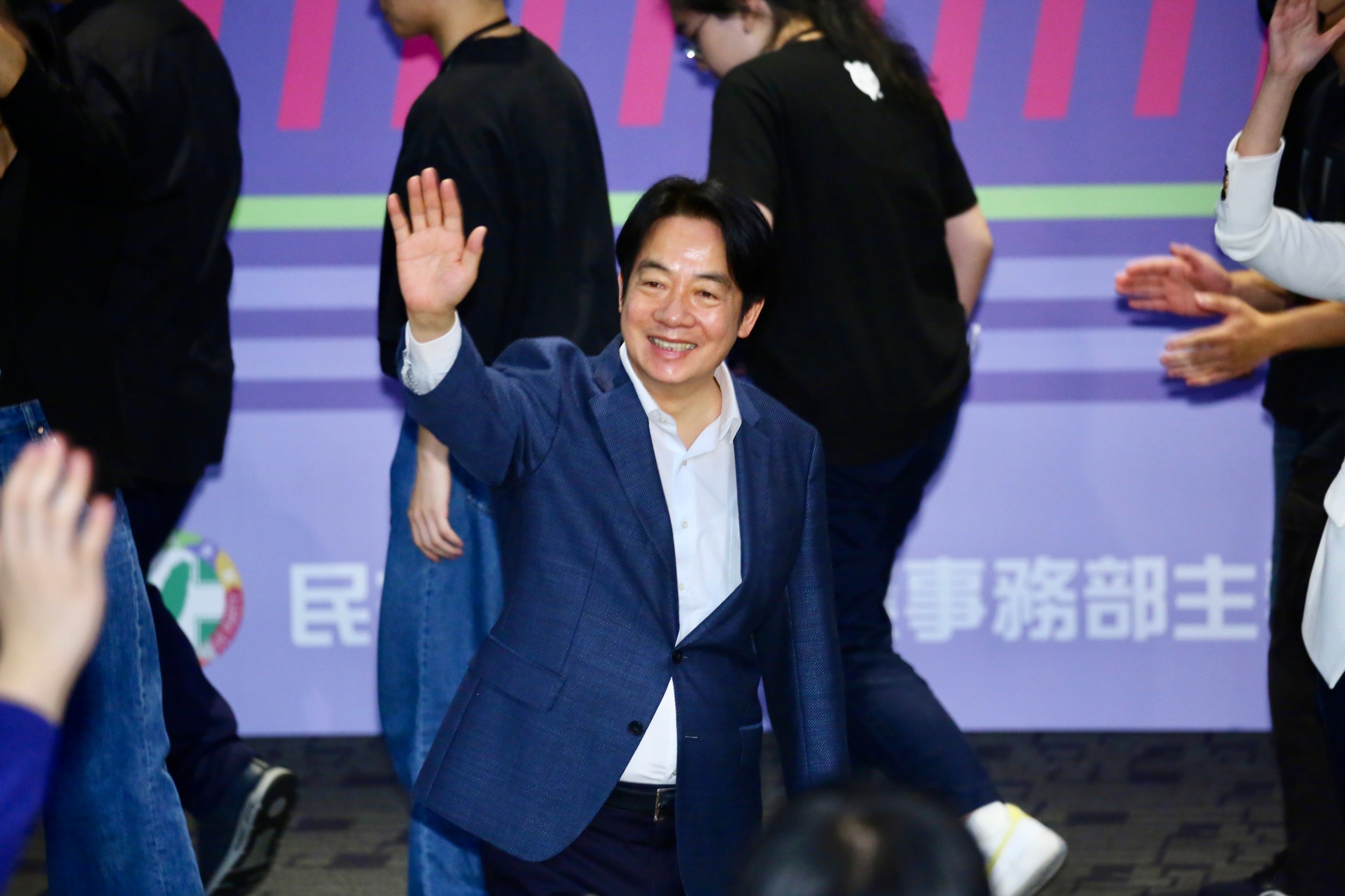 賴清德今出席「全國高中職國際知識競賽頒獎典禮」，會前受訪時砲火全開。