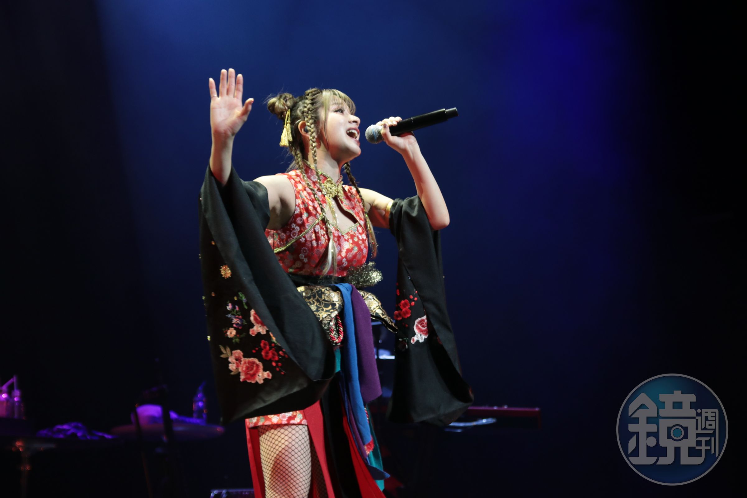 GARNiDELiA的美依禮芽18首歌曲唱好唱滿,從未下台休息,展現鐵肺好體力。(好玩國際文化提供)