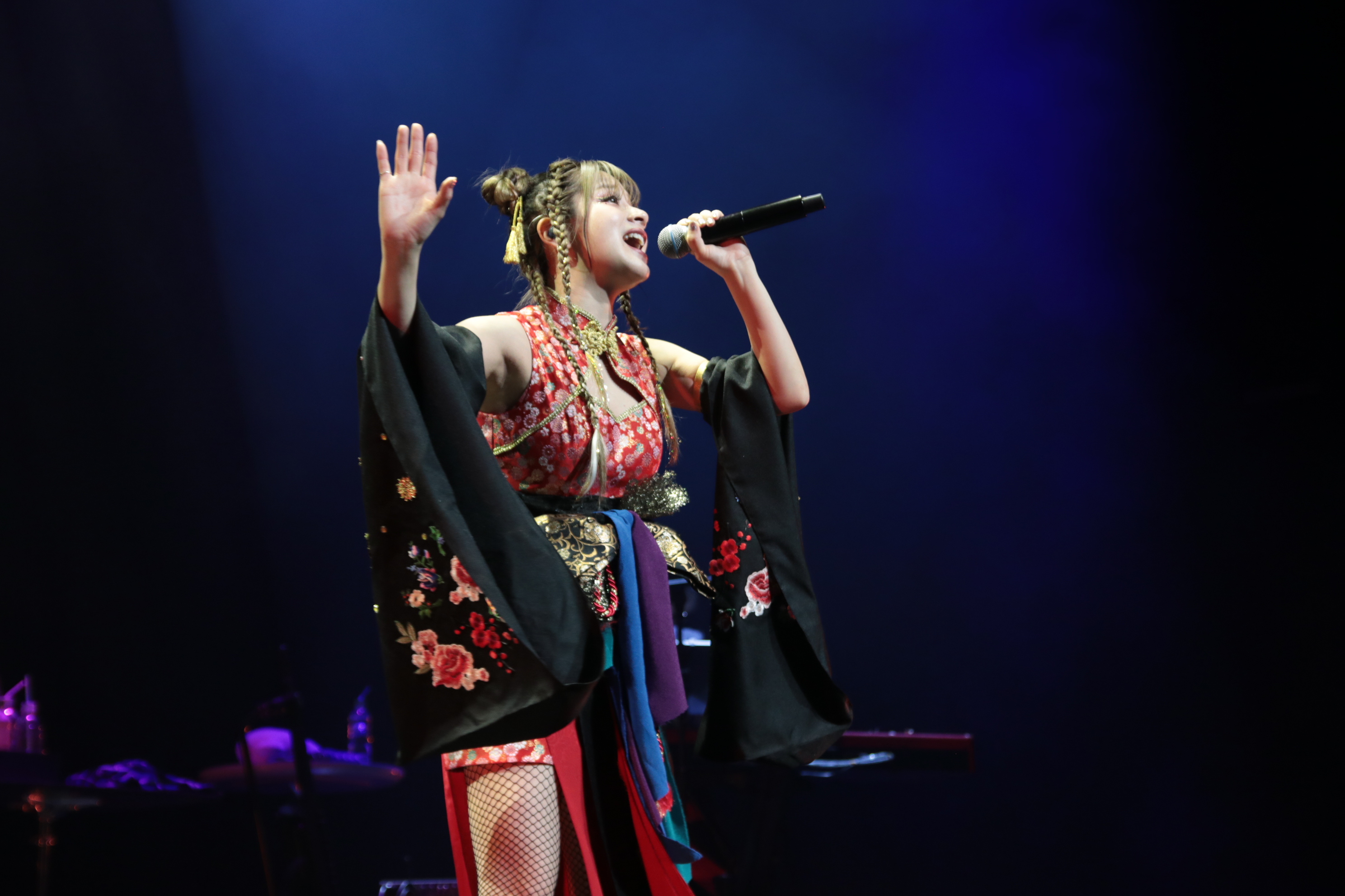 GARNiDELiA的美依禮芽18首歌曲唱好唱滿，從未下台休息，展現鐵肺好體力。（好玩國際文化提供）
