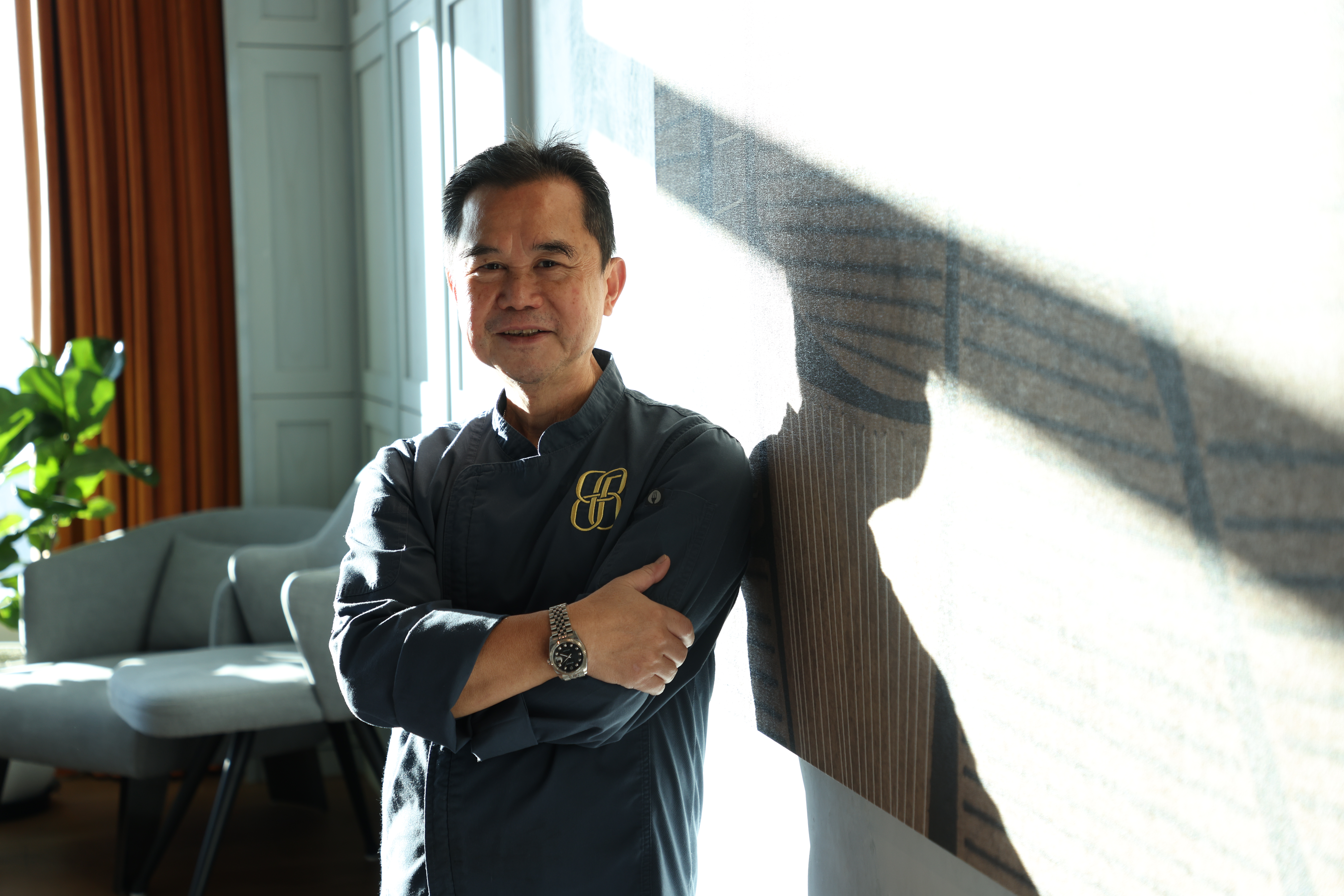 來自香港、擁有50年廚藝資歷的謝文，堪稱粵菜的活字典。