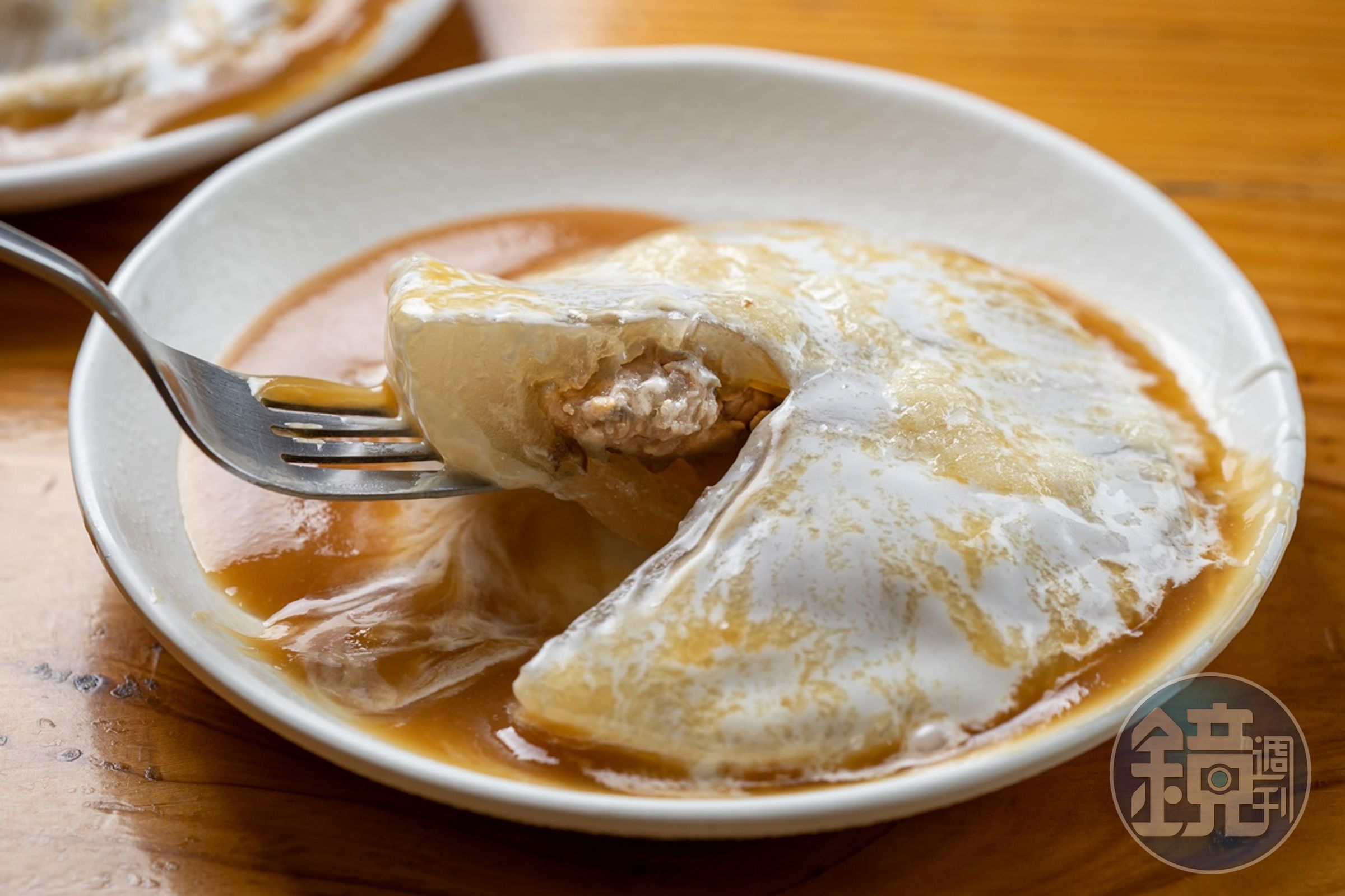 「涼肉圓」外皮Q彈有厚度,內餡包進豆薯和豬瘦肉。(35元/顆)