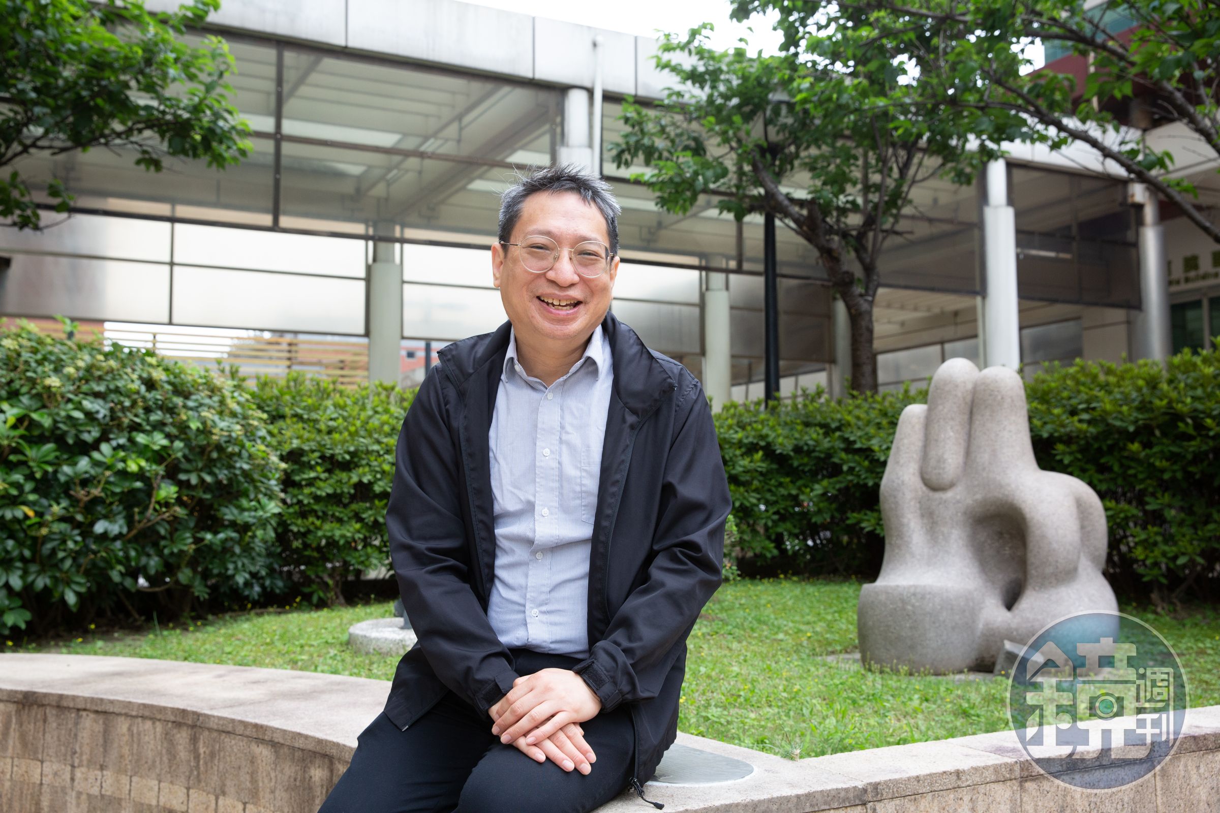 呂立被譽為「兒童友善醫療之父」,同時他也是在宅醫療學會監事。