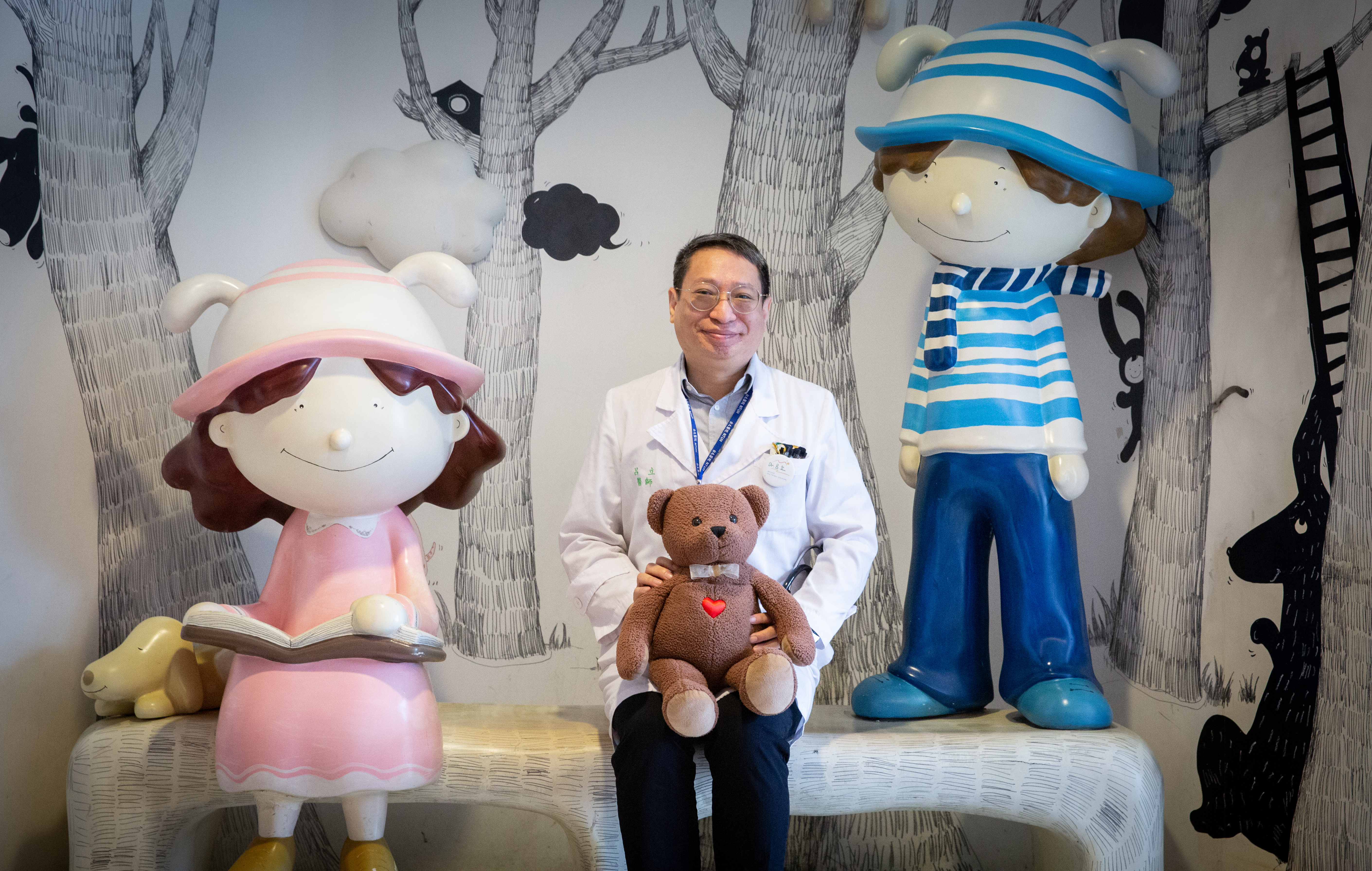 台大兒童胸腔加護科主任呂立，除了長年推廣兒童友善醫療，亦致力推動兒少保護，兒童安寧等兒童醫療權益議題。