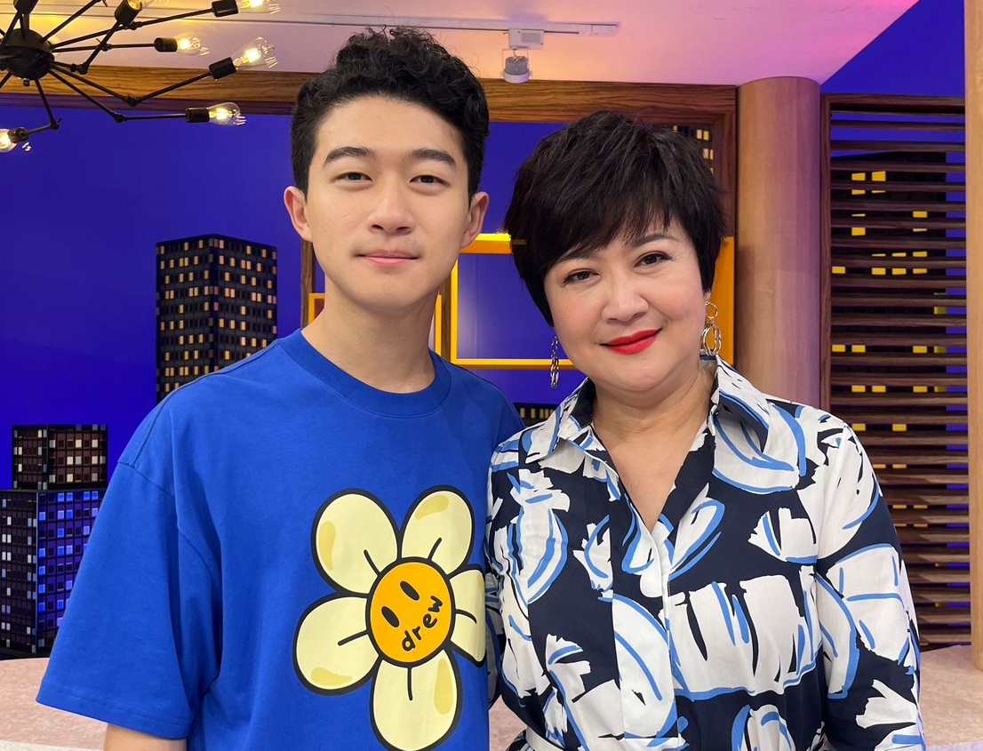 對於兒子貝克宇廚藝,崔佩儀相當驕傲,貝克宇從只會蒸蛋,到現在煎牛排也很拿手。(衛視中文台提供)