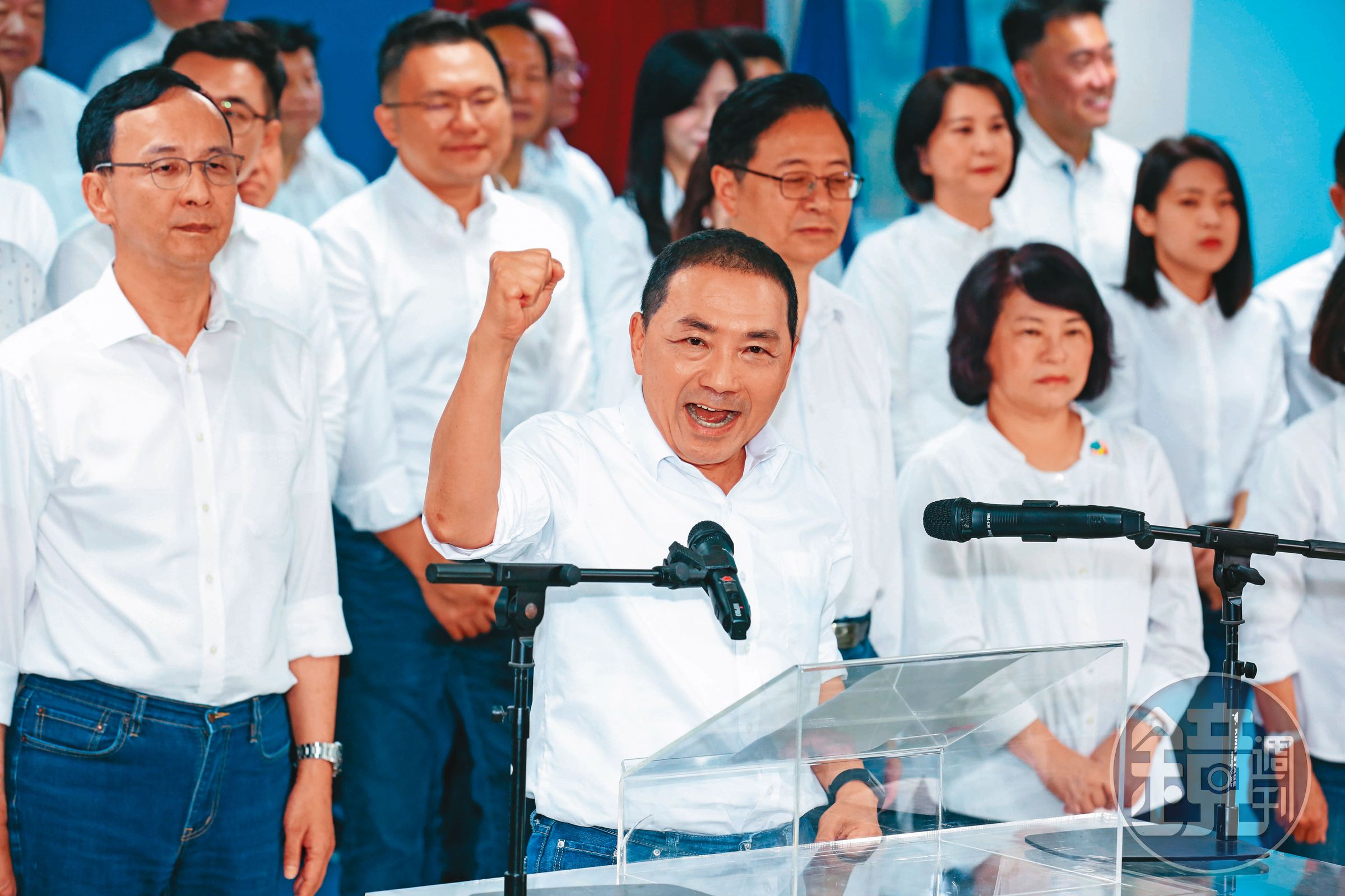 侯友宜20日在國民黨中央黨部舉行首場誓師大會，與黨主席朱立倫等人同台造勢。