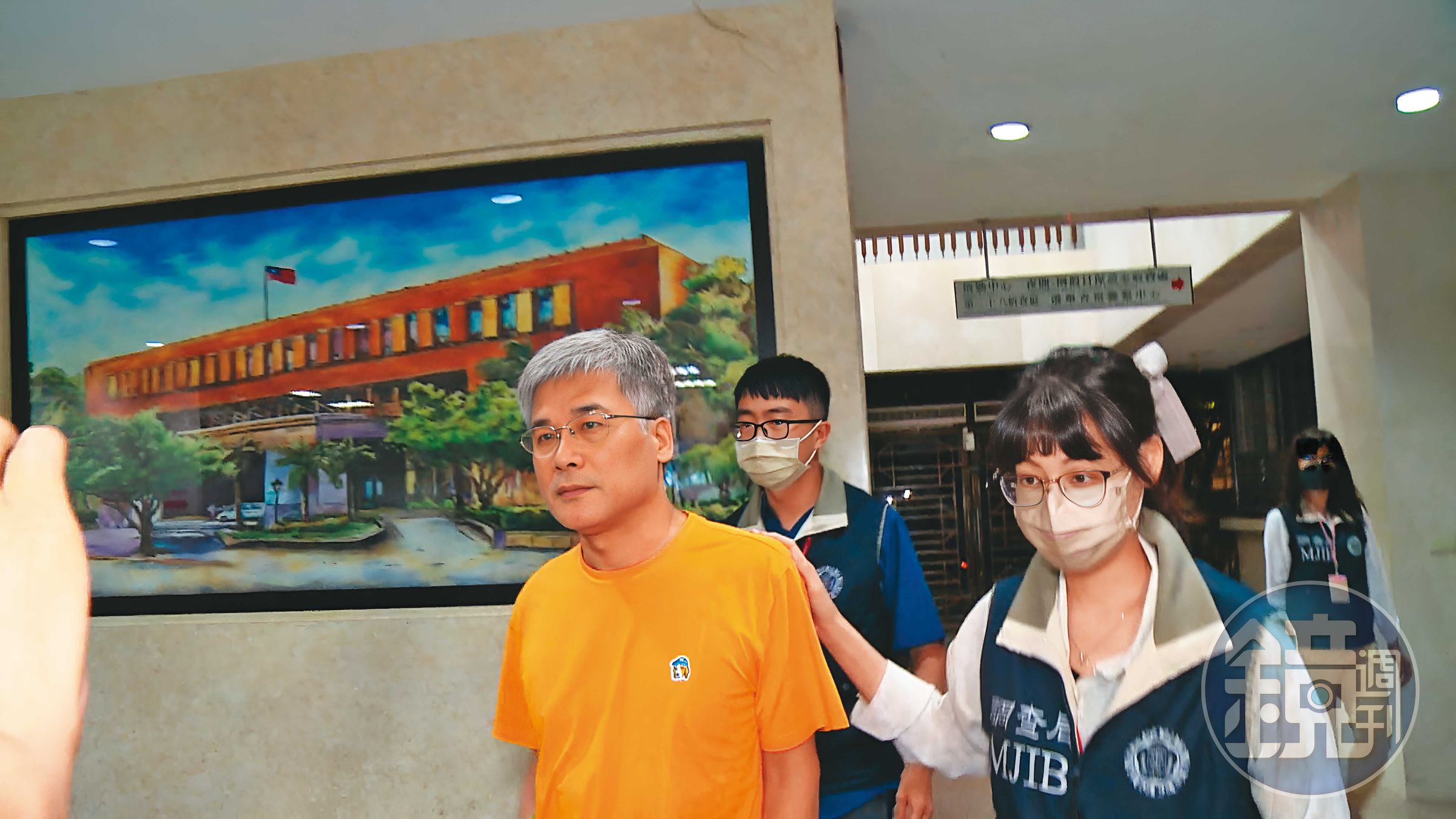 泰坤建設負責人楊岳修涉吸金及詐貸百億元，遭列被告後以1,000萬元交保。（翻攝《鏡新聞》）