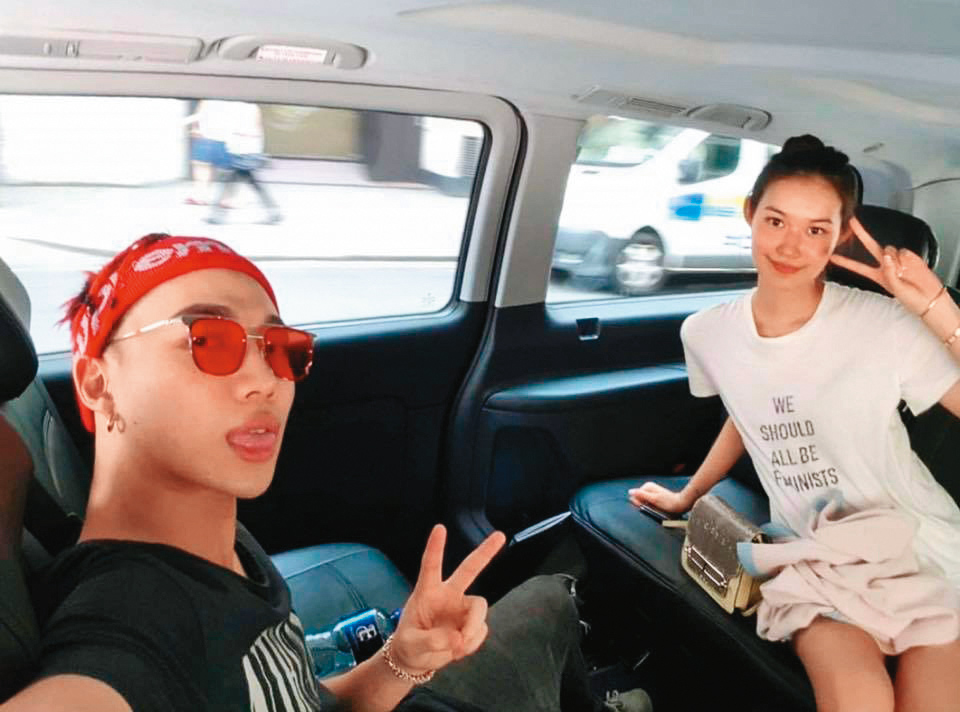  6年前，ØZI（左）曾與名媛錢德月的女兒Tiffany（右）傳過戀情，也被拍到親暱約會過程。（翻攝自董若彤IG）