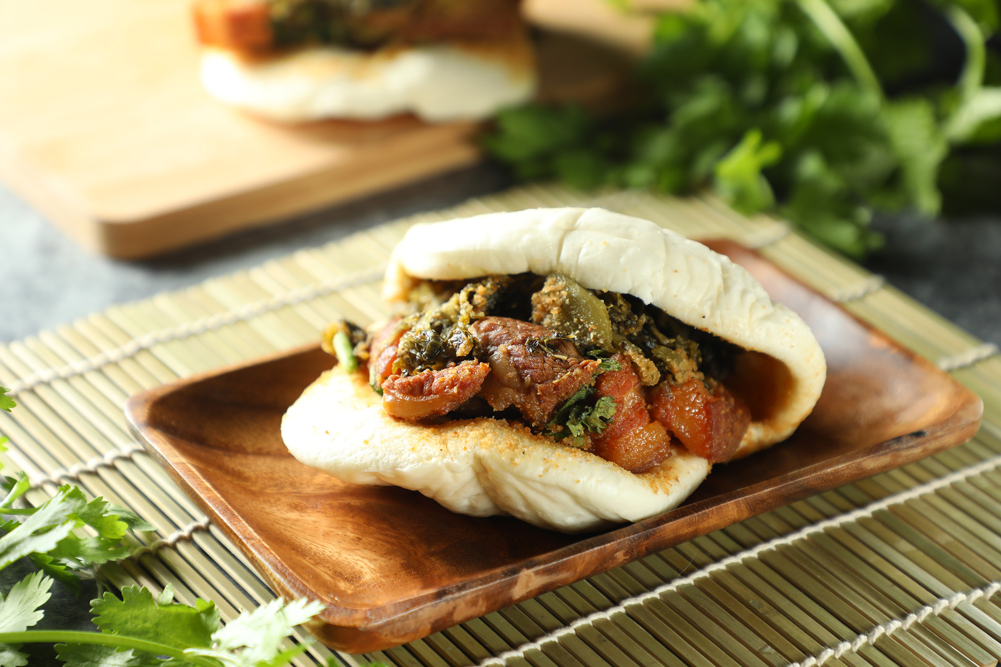 位於新北市三重區自強路上的「無名刈包」，是在地人氣小吃。